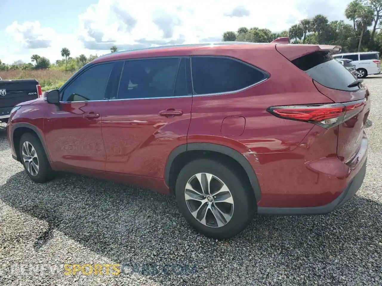 2 Photograph of a damaged car 5TDHZRAH1MS519160 TOYOTA HIGHLANDER 2021