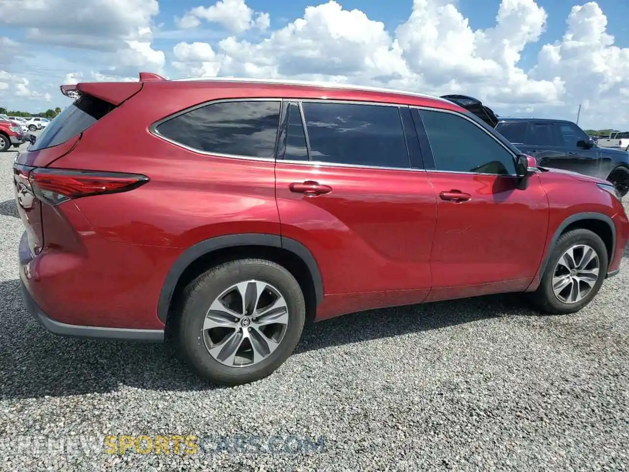 3 Photograph of a damaged car 5TDHZRAH1MS519160 TOYOTA HIGHLANDER 2021