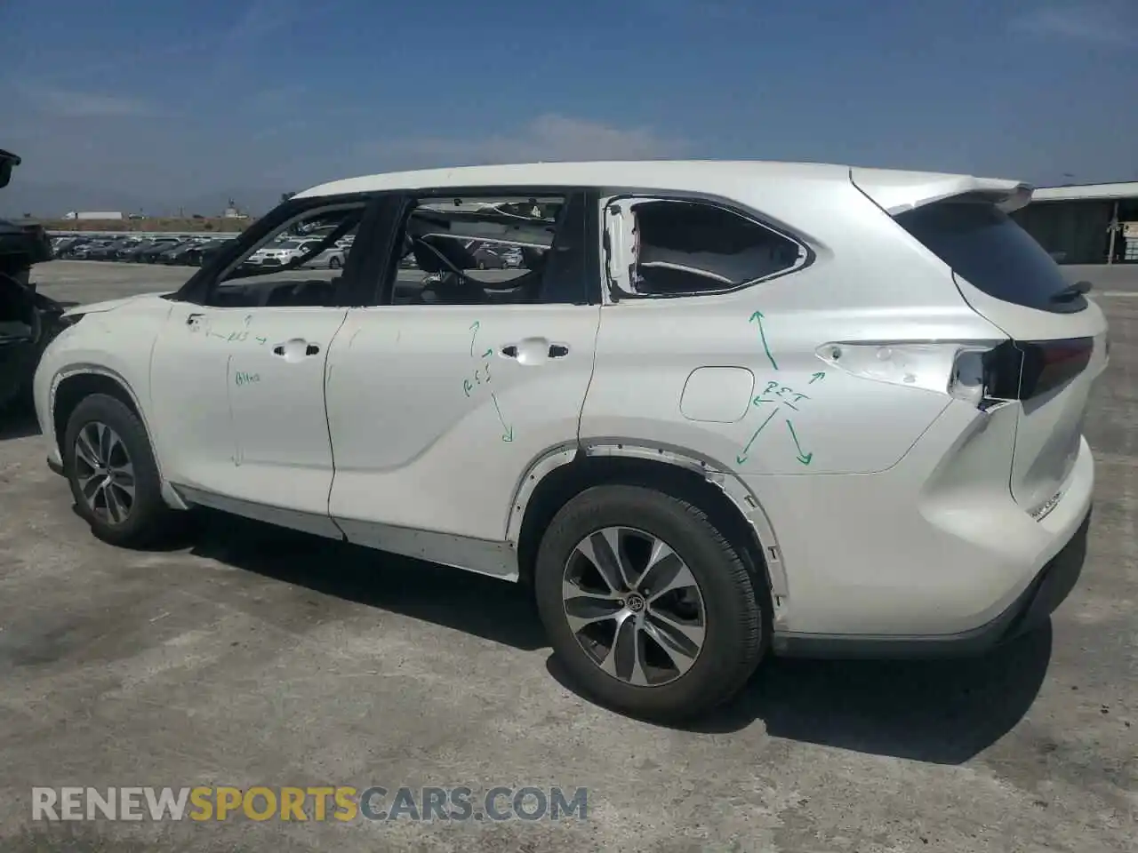 2 Photograph of a damaged car 5TDHZRAH4MS078480 TOYOTA HIGHLANDER 2021