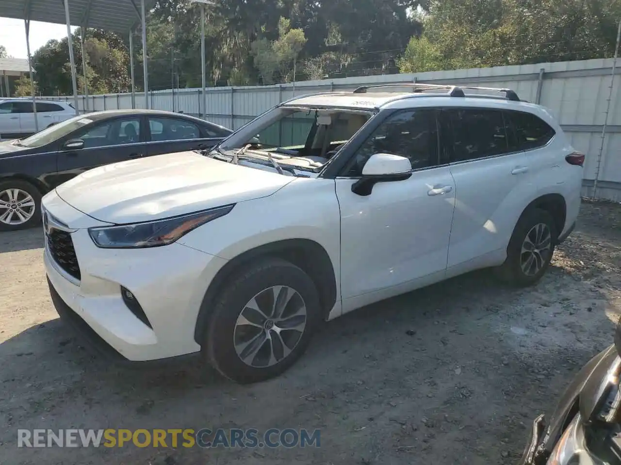 1 Photograph of a damaged car 5TDHZRAH4MS514440 TOYOTA HIGHLANDER 2021