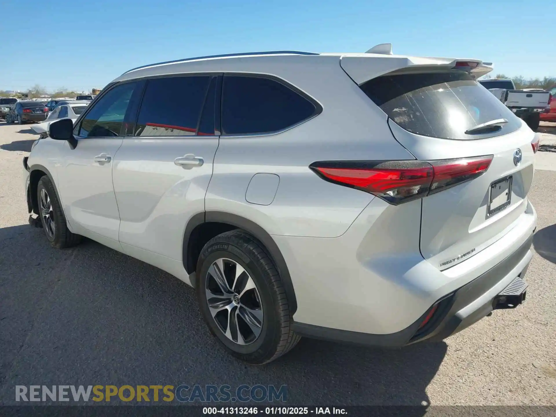 3 Photograph of a damaged car 5TDHZRAHXMS064468 TOYOTA HIGHLANDER 2021
