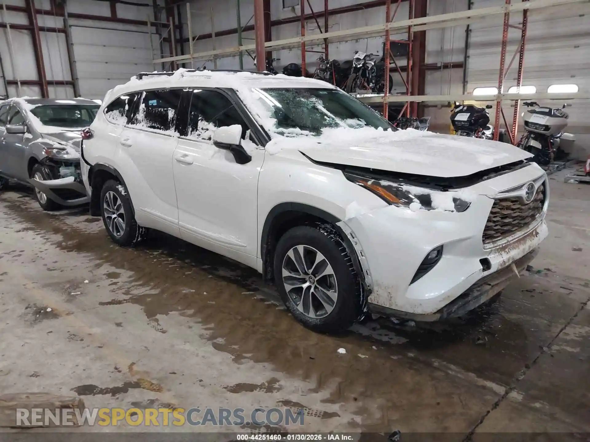 1 Photograph of a damaged car 5TDHZRBH0MS139869 TOYOTA HIGHLANDER 2021