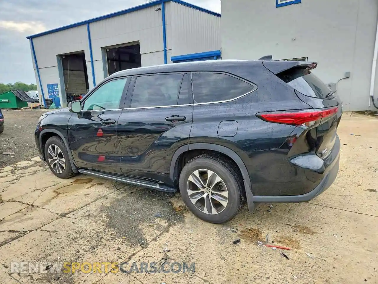 2 Photograph of a damaged car 5TDHZRBH0MS153822 TOYOTA HIGHLANDER 2021