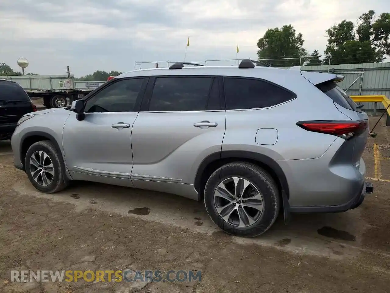 2 Photograph of a damaged car 5TDHZRBH0MS530147 TOYOTA HIGHLANDER 2021