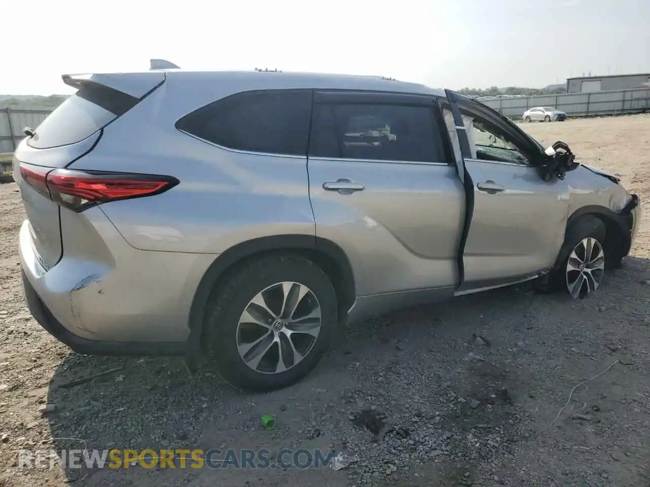 3 Photograph of a damaged car 5TDHZRBH1MS075096 TOYOTA HIGHLANDER 2021
