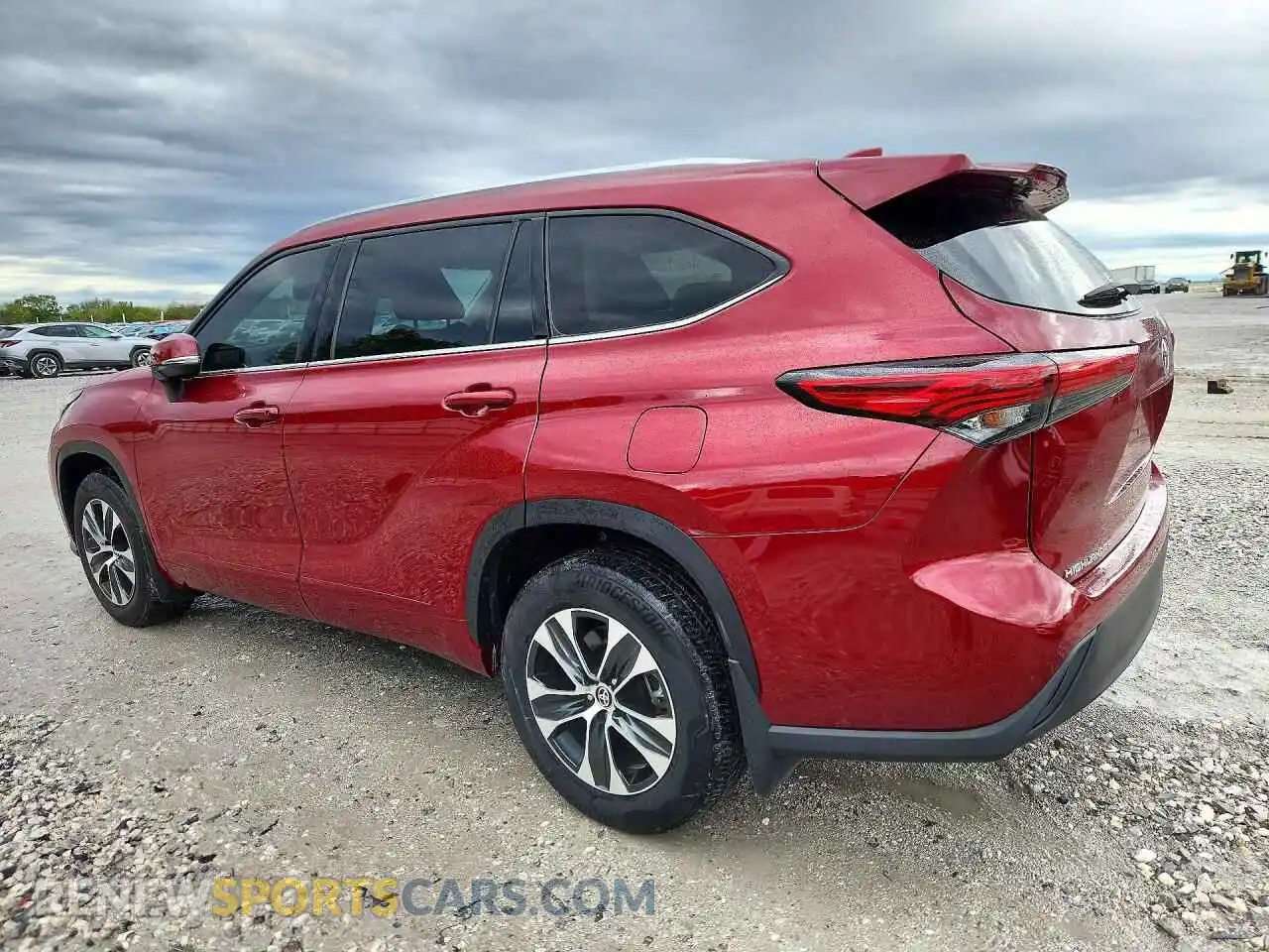 2 Photograph of a damaged car 5TDHZRBH1MS094697 TOYOTA HIGHLANDER 2021