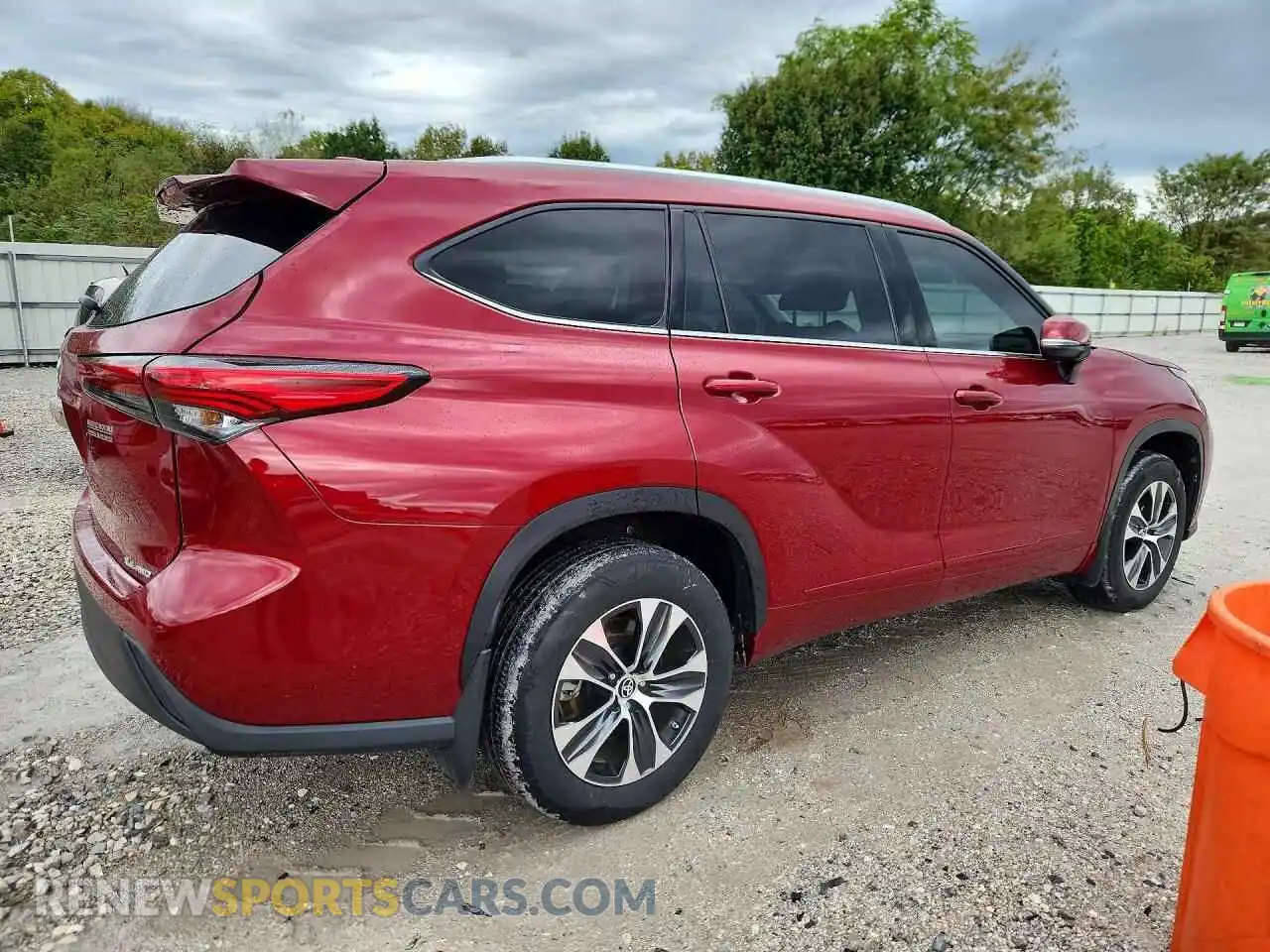 3 Photograph of a damaged car 5TDHZRBH1MS094697 TOYOTA HIGHLANDER 2021