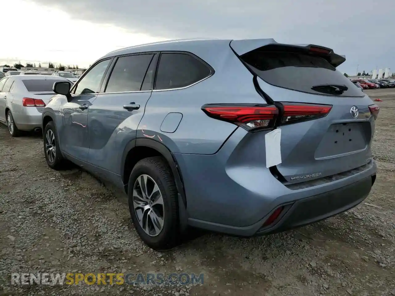 2 Photograph of a damaged car 5TDHZRBH1MS157975 TOYOTA HIGHLANDER 2021