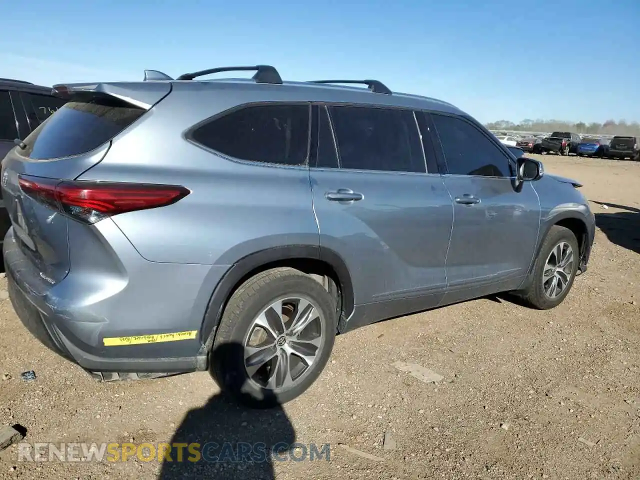 3 Photograph of a damaged car 5TDHZRBH2MS060736 TOYOTA HIGHLANDER 2021