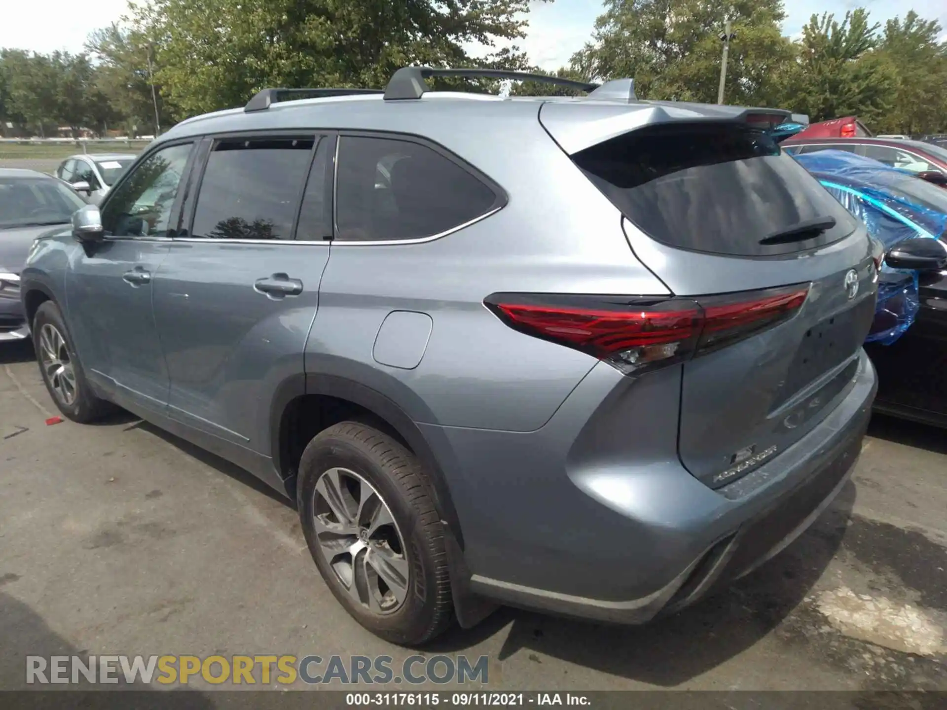 3 Photograph of a damaged car 5TDHZRBH2MS102130 TOYOTA HIGHLANDER 2021