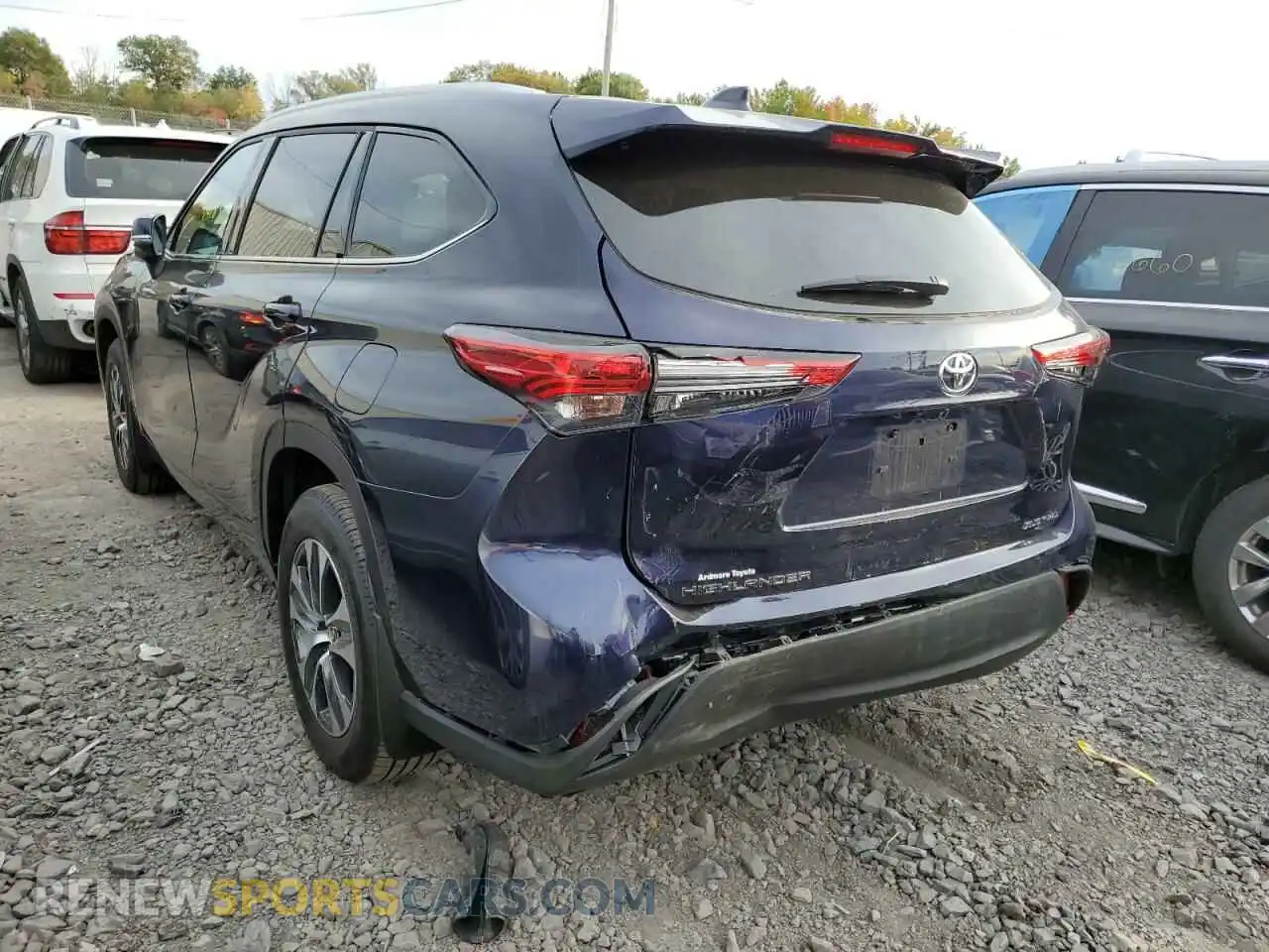 3 Photograph of a damaged car 5TDHZRBH2MS116612 TOYOTA HIGHLANDER 2021