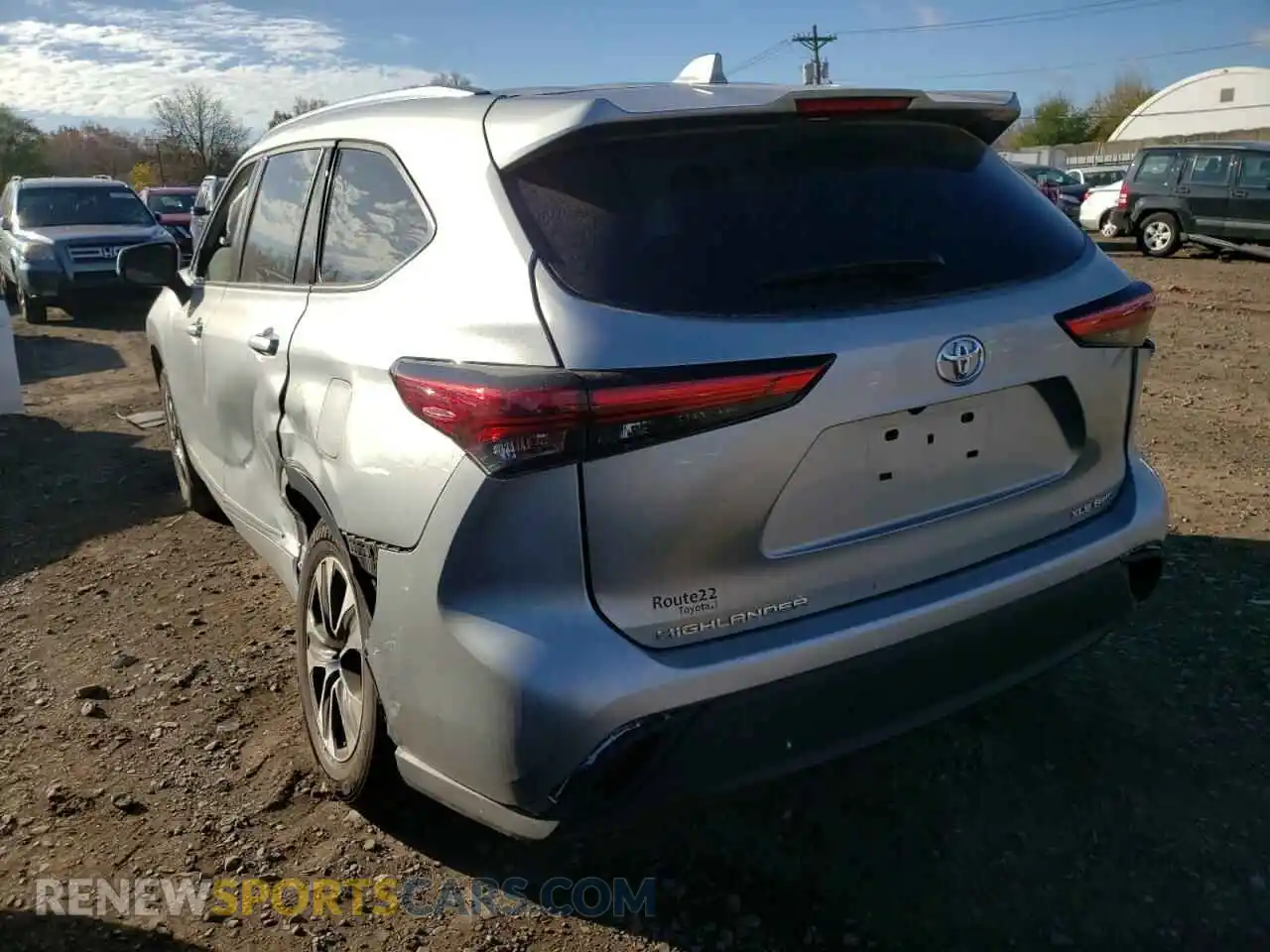 3 Photograph of a damaged car 5TDHZRBH3MS111290 TOYOTA HIGHLANDER 2021