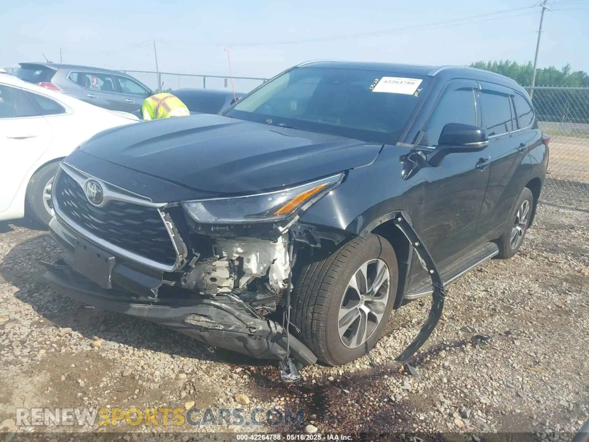 2 fotografías del automóvil dañado 5TDHZRBH3MS523919 TOYOTA HIGHLANDER 2021