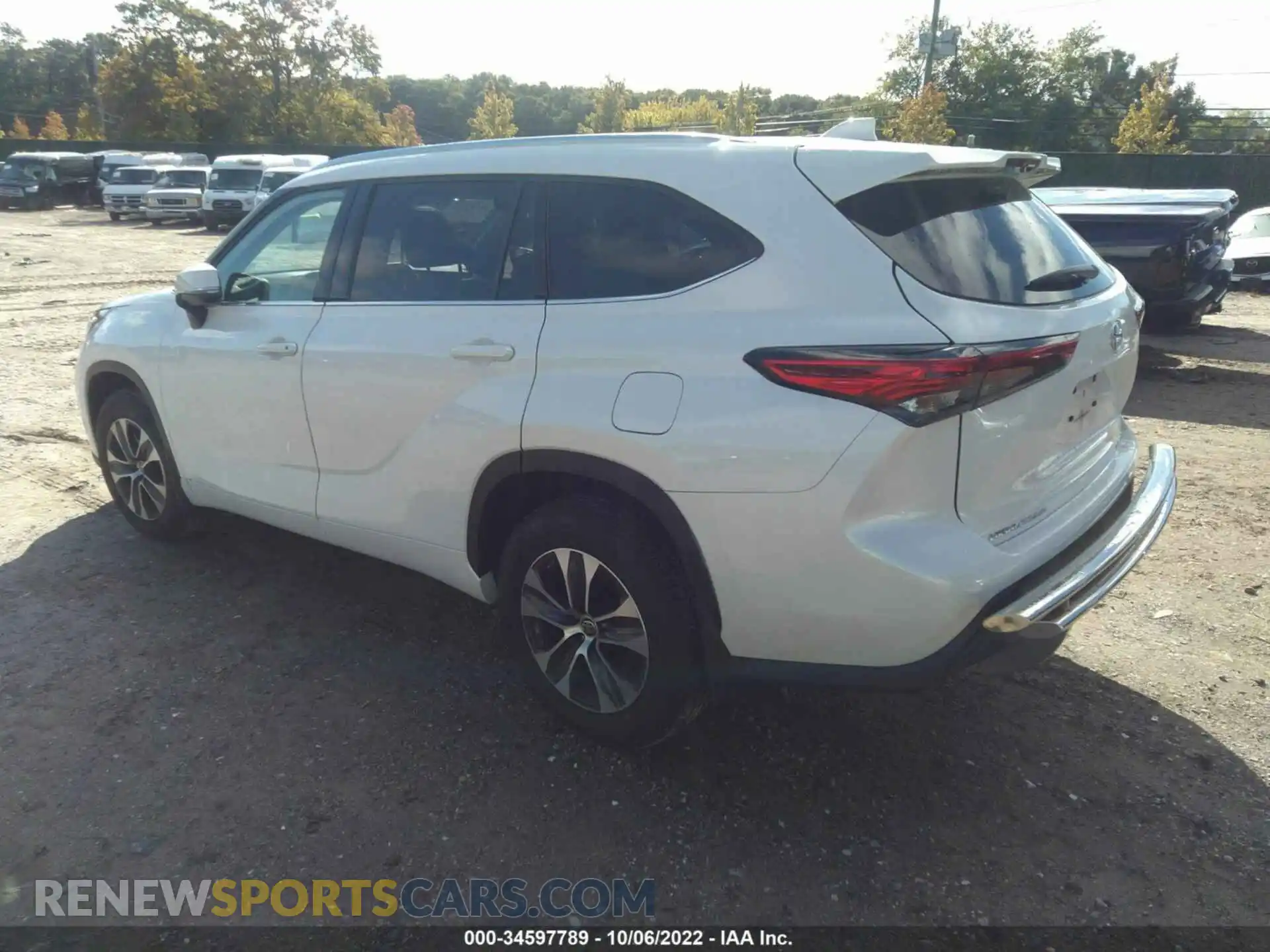 3 Photograph of a damaged car 5TDHZRBH4MS550403 TOYOTA HIGHLANDER 2021