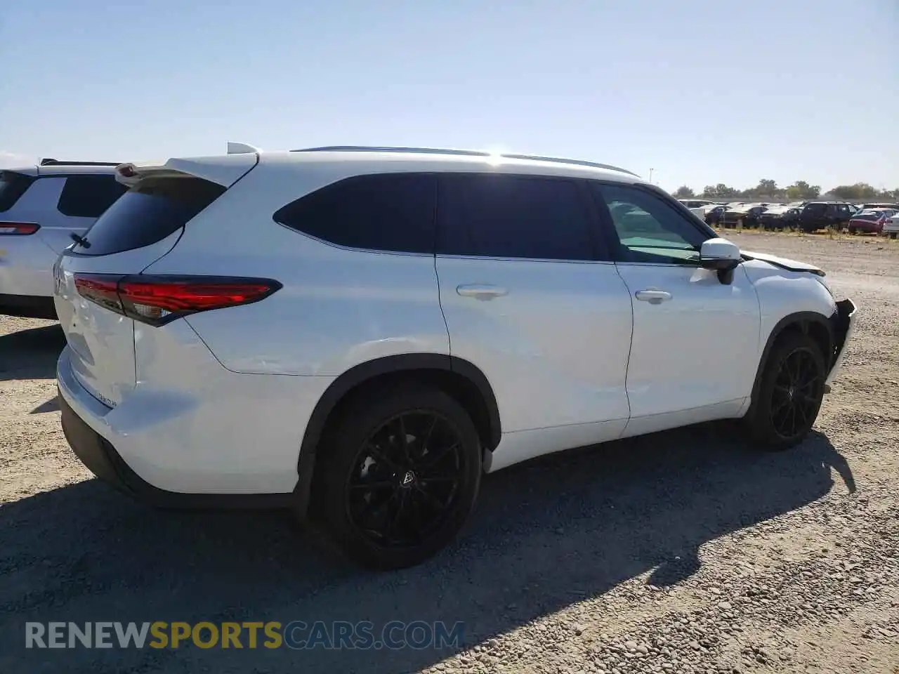 3 Photograph of a damaged car 5TDHZRBH6MS073358 TOYOTA HIGHLANDER 2021