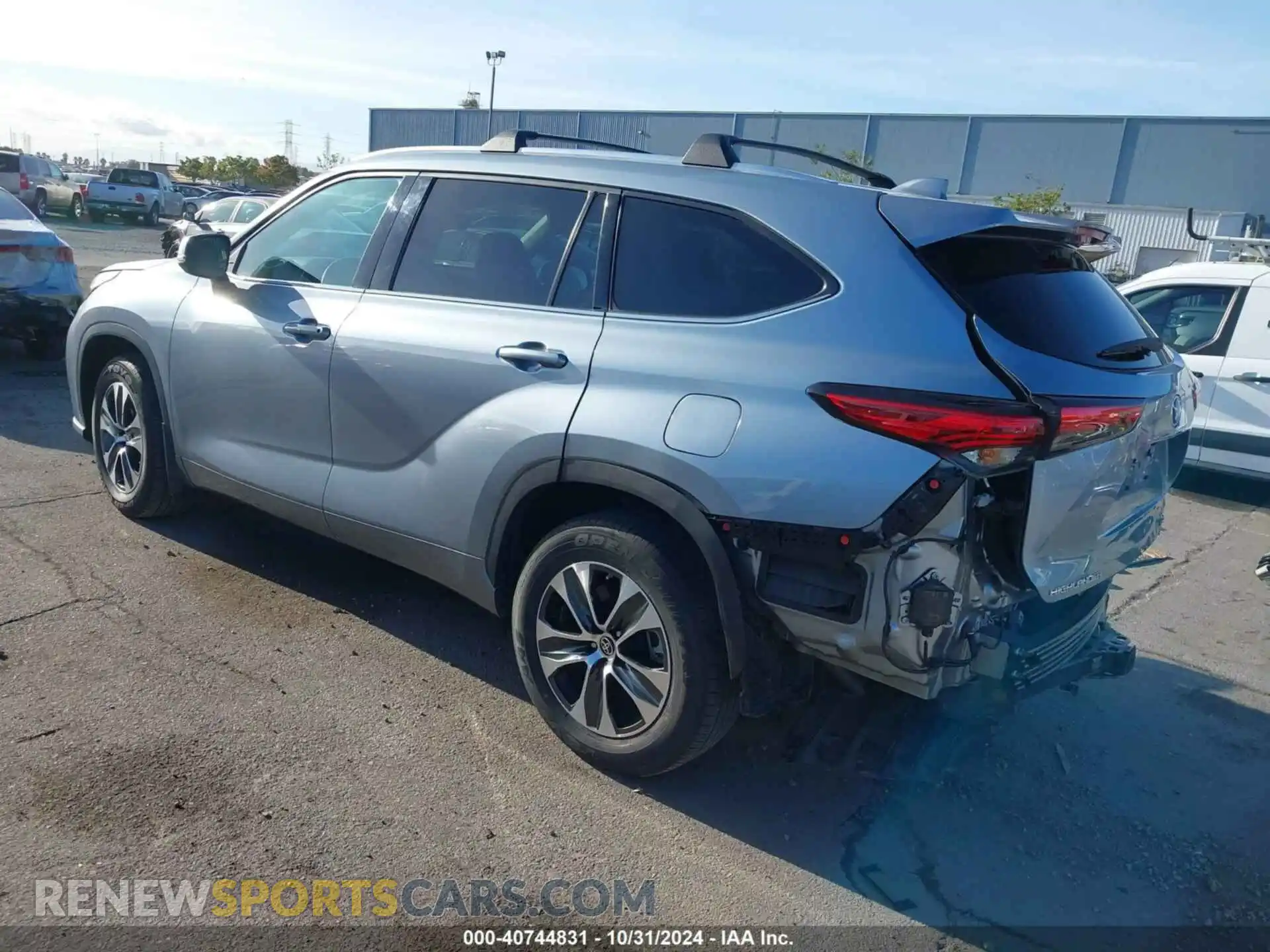 3 Photograph of a damaged car 5TDHZRBH6MS095313 TOYOTA HIGHLANDER 2021