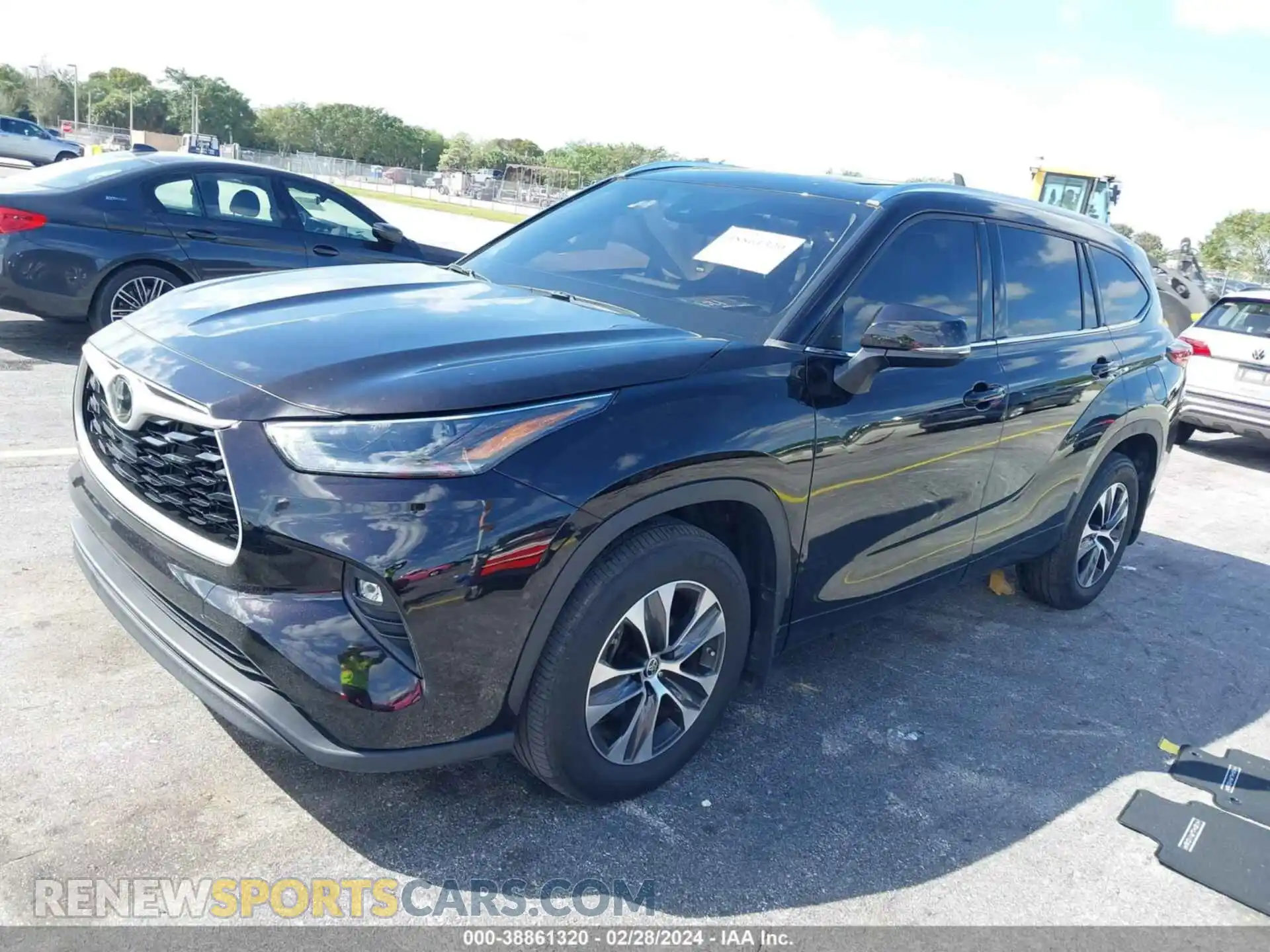 2 Photograph of a damaged car 5TDHZRBH6MS106794 TOYOTA HIGHLANDER 2021