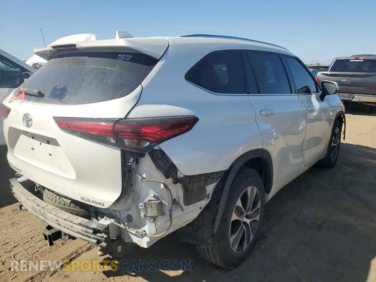 3 Photograph of a damaged car 5TDHZRBH8MS080831 TOYOTA HIGHLANDER 2021