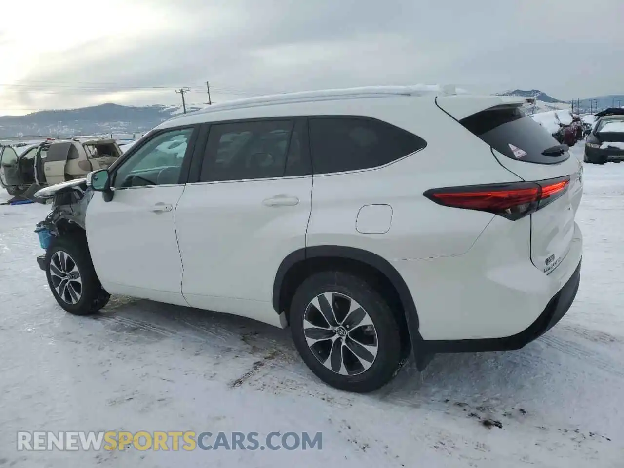2 Photograph of a damaged car 5TDHZRBH8MS549934 TOYOTA HIGHLANDER 2021