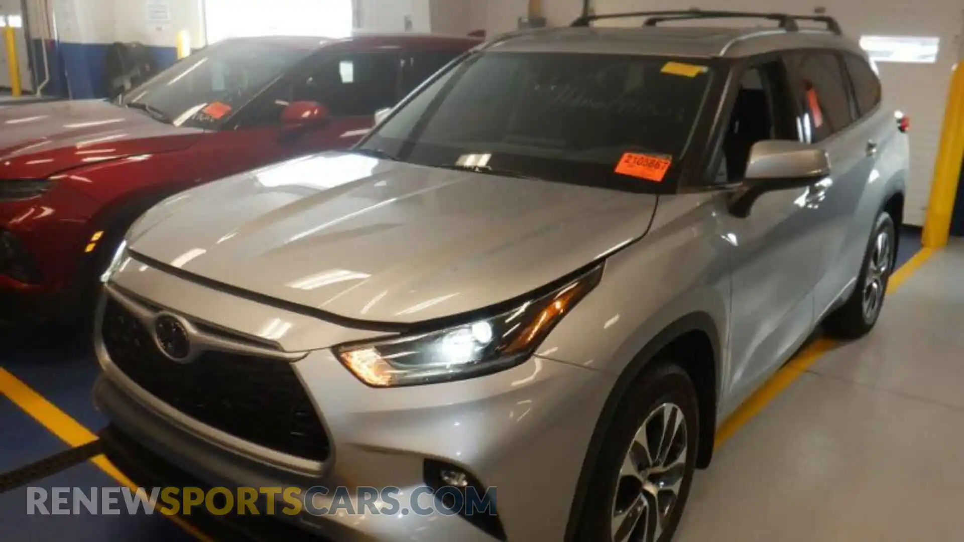 1 Photograph of a damaged car 5TDHZRBH8MS558360 TOYOTA HIGHLANDER 2021
