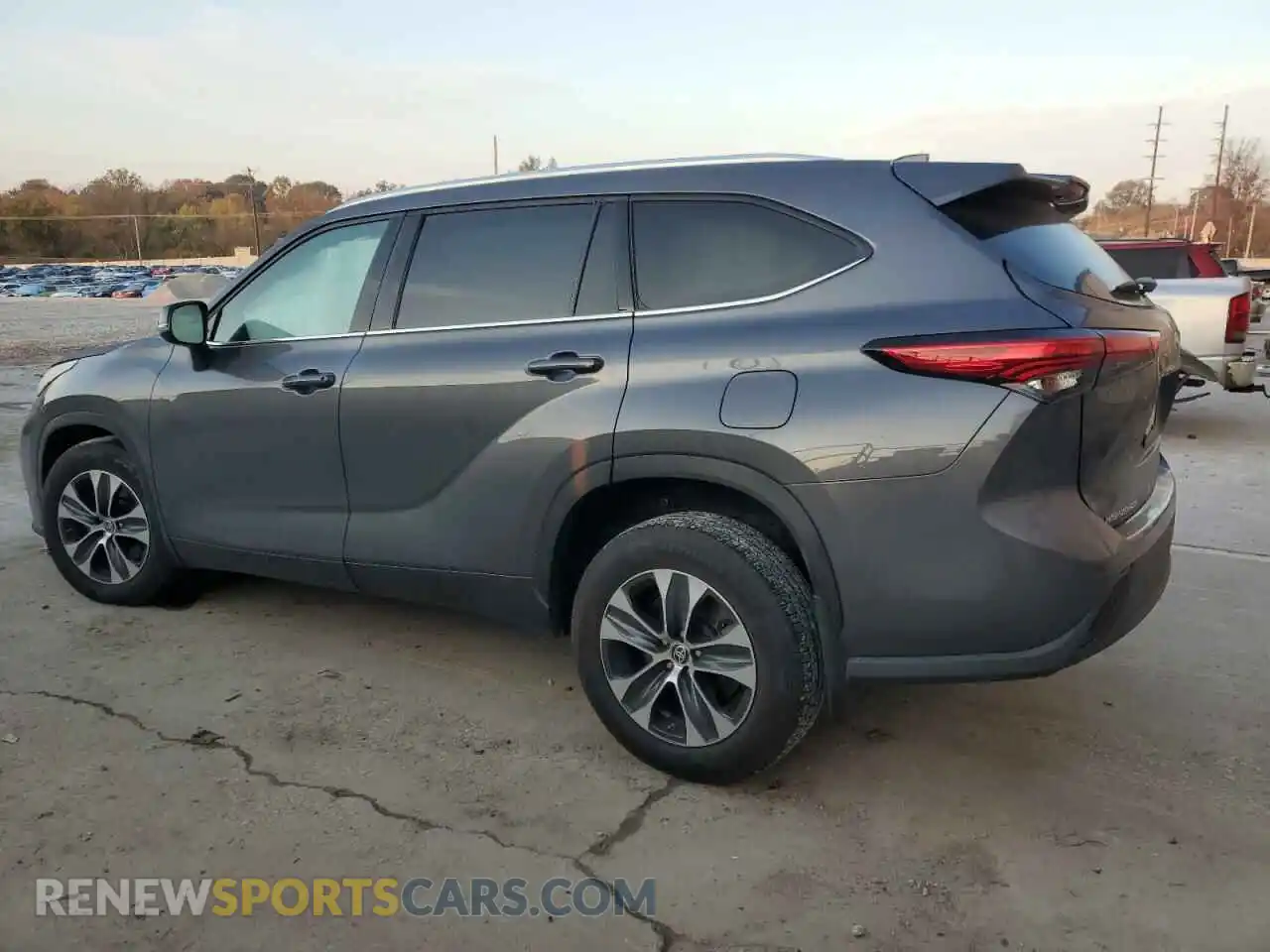 2 Photograph of a damaged car 5TDHZRBH9MS107079 TOYOTA HIGHLANDER 2021