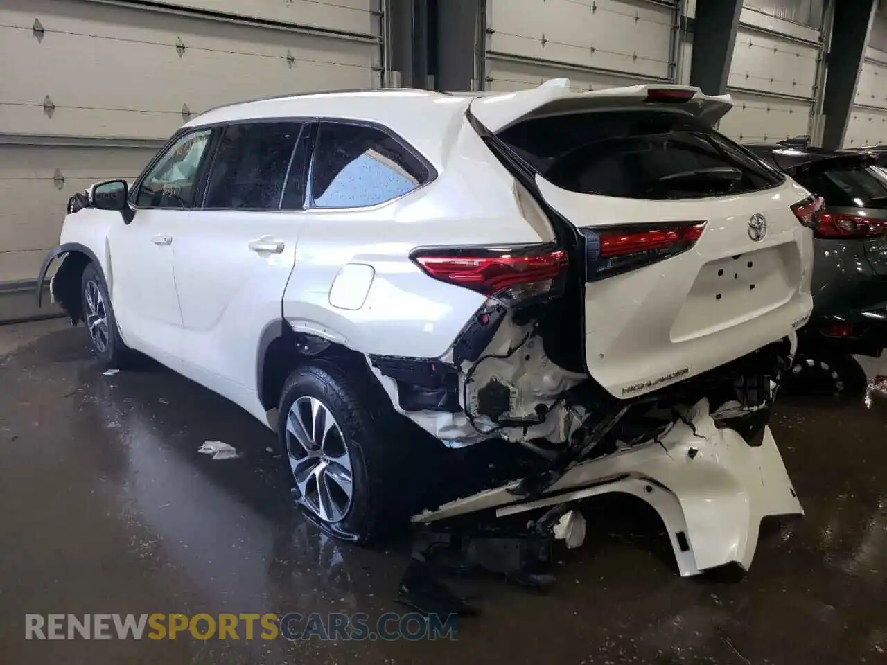 3 Photograph of a damaged car 5TDHZRBH9MS138283 TOYOTA HIGHLANDER 2021