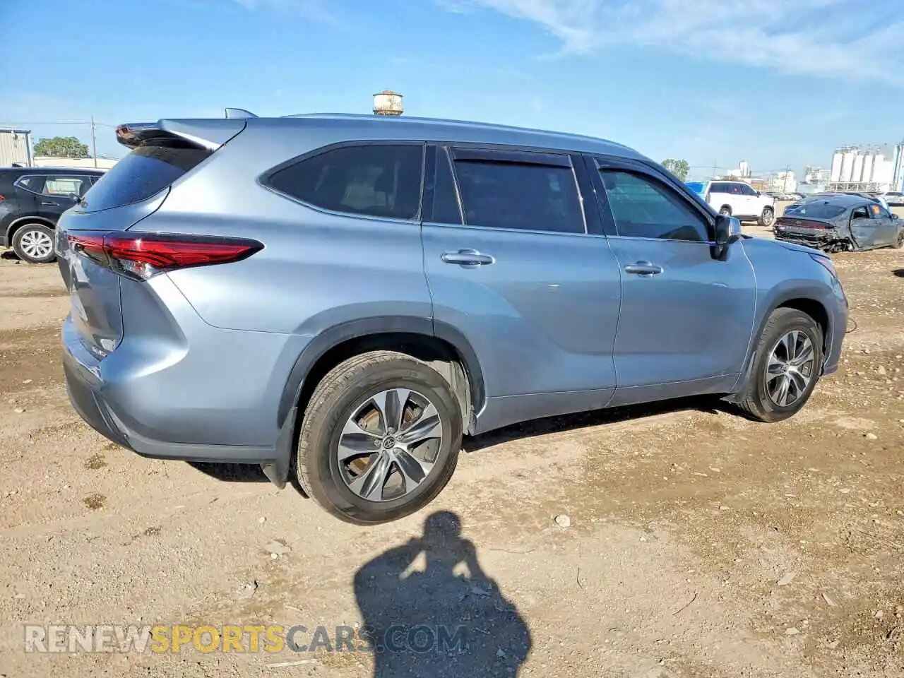 3 Photograph of a damaged car 5TDHZRBH9MS140969 TOYOTA HIGHLANDER 2021