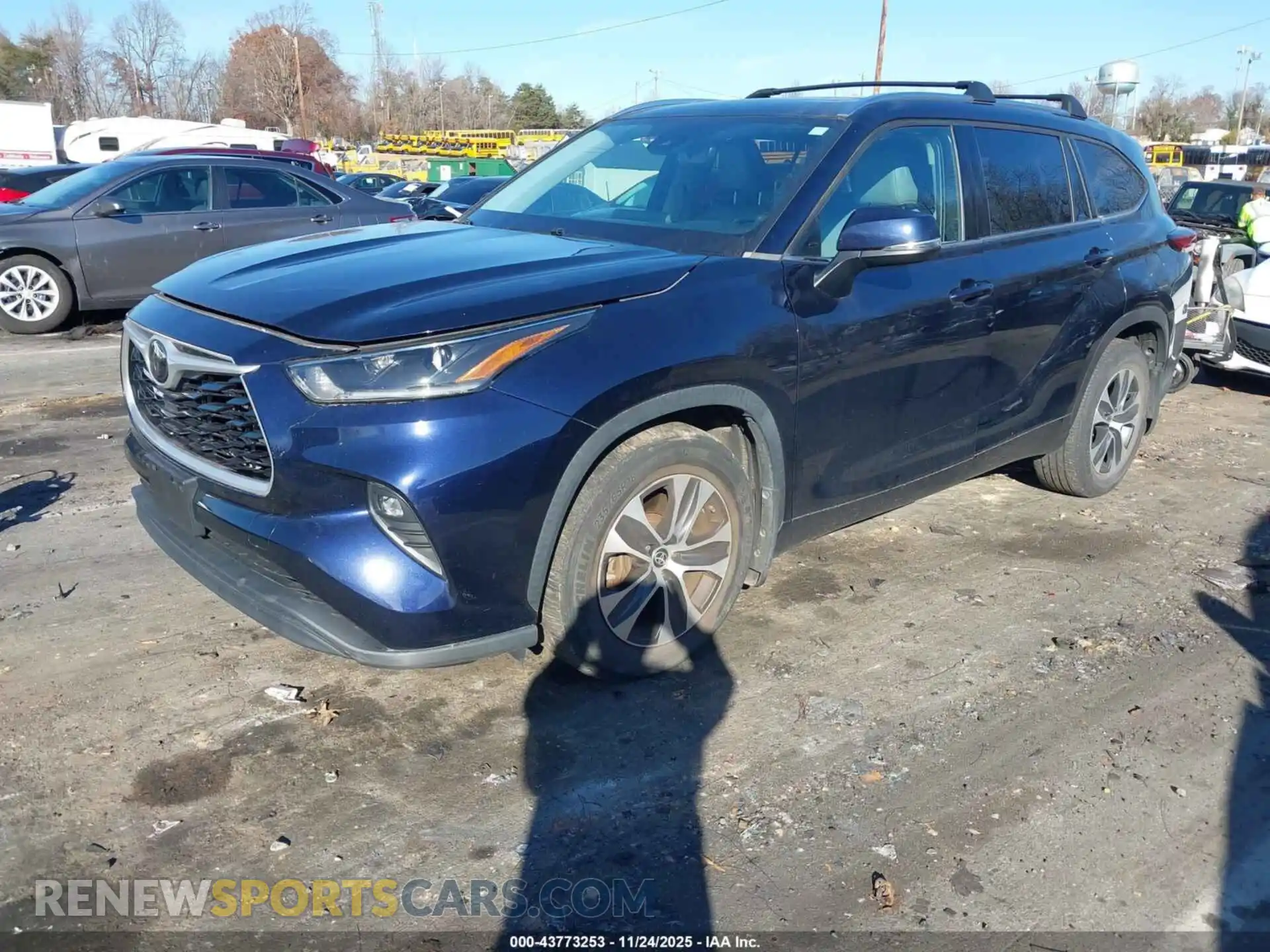 2 Photograph of a damaged car 5TDHZRBH9MS532690 TOYOTA HIGHLANDER 2021