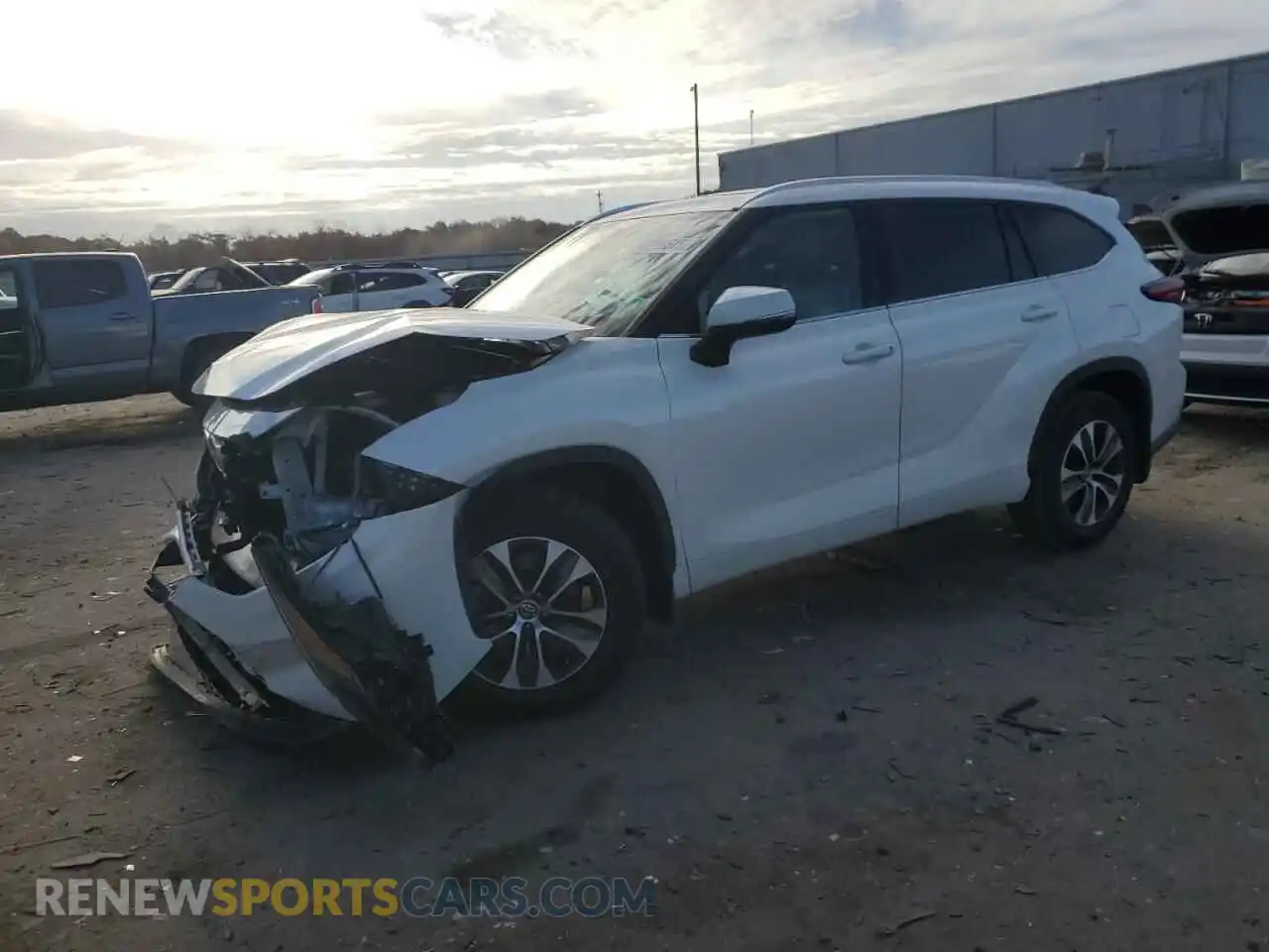 1 Photograph of a damaged car 5TDHZRBHXMS130581 TOYOTA HIGHLANDER 2021