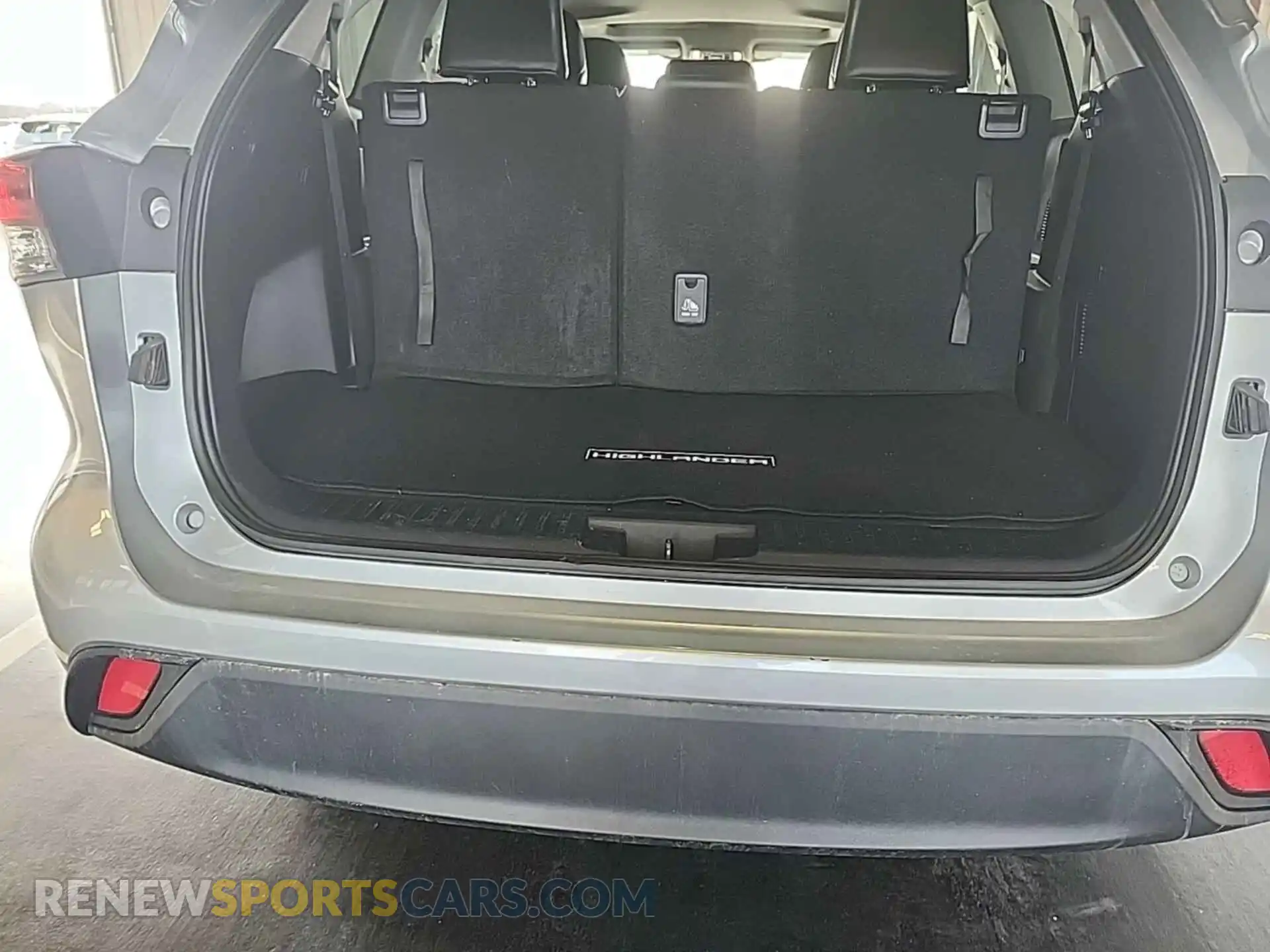 2 Photograph of a damaged car 5TDHZRBHXMS155464 TOYOTA HIGHLANDER 2021