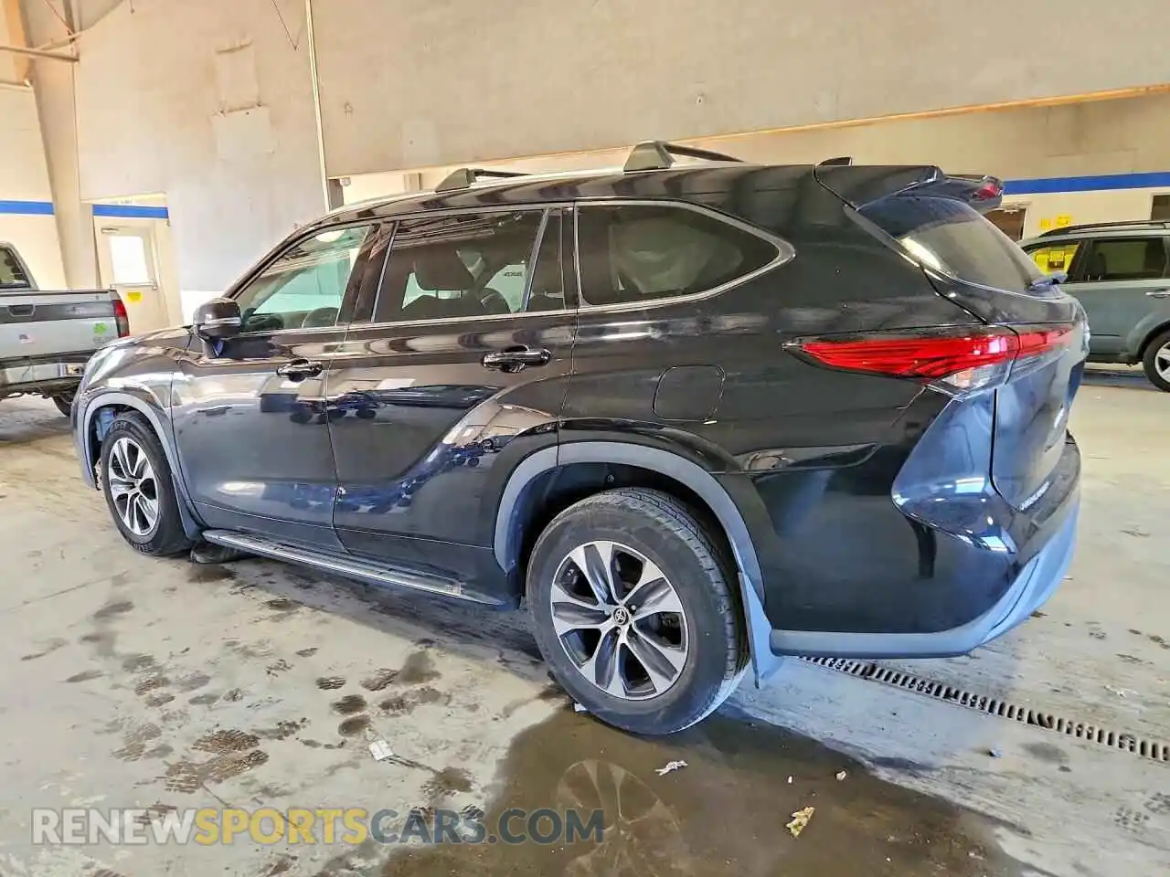2 Photograph of a damaged car 5TDHZRBHXMS539518 TOYOTA HIGHLANDER 2021