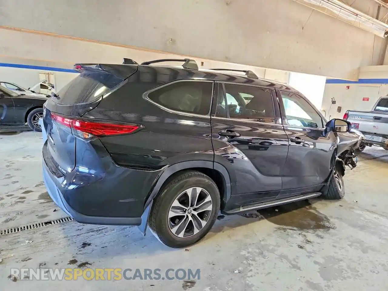 3 Photograph of a damaged car 5TDHZRBHXMS539518 TOYOTA HIGHLANDER 2021