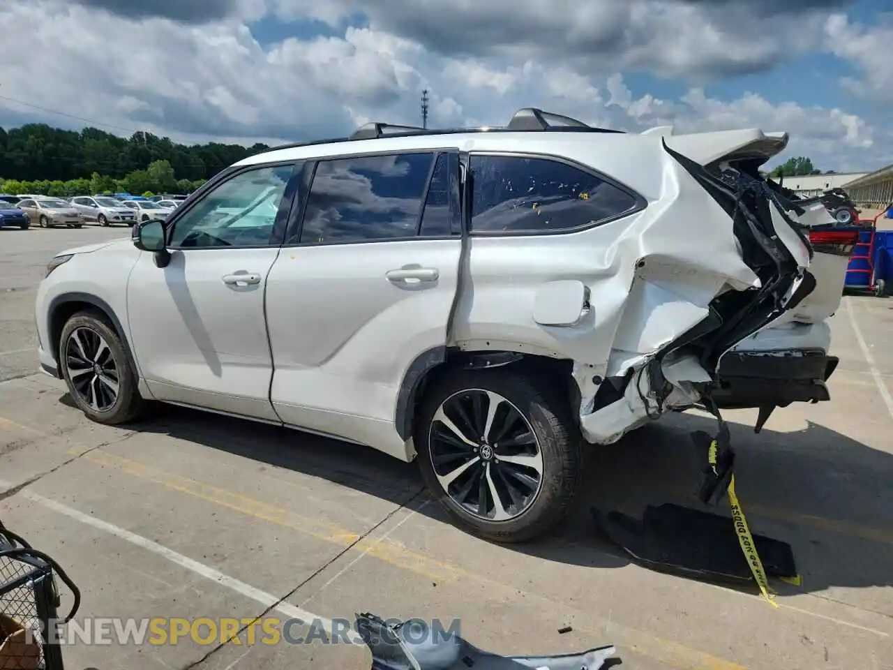2 Photograph of a damaged car 5TDJZRAH0MS050337 TOYOTA HIGHLANDER 2021