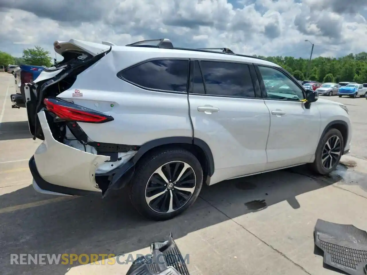 3 Photograph of a damaged car 5TDJZRAH0MS050337 TOYOTA HIGHLANDER 2021
