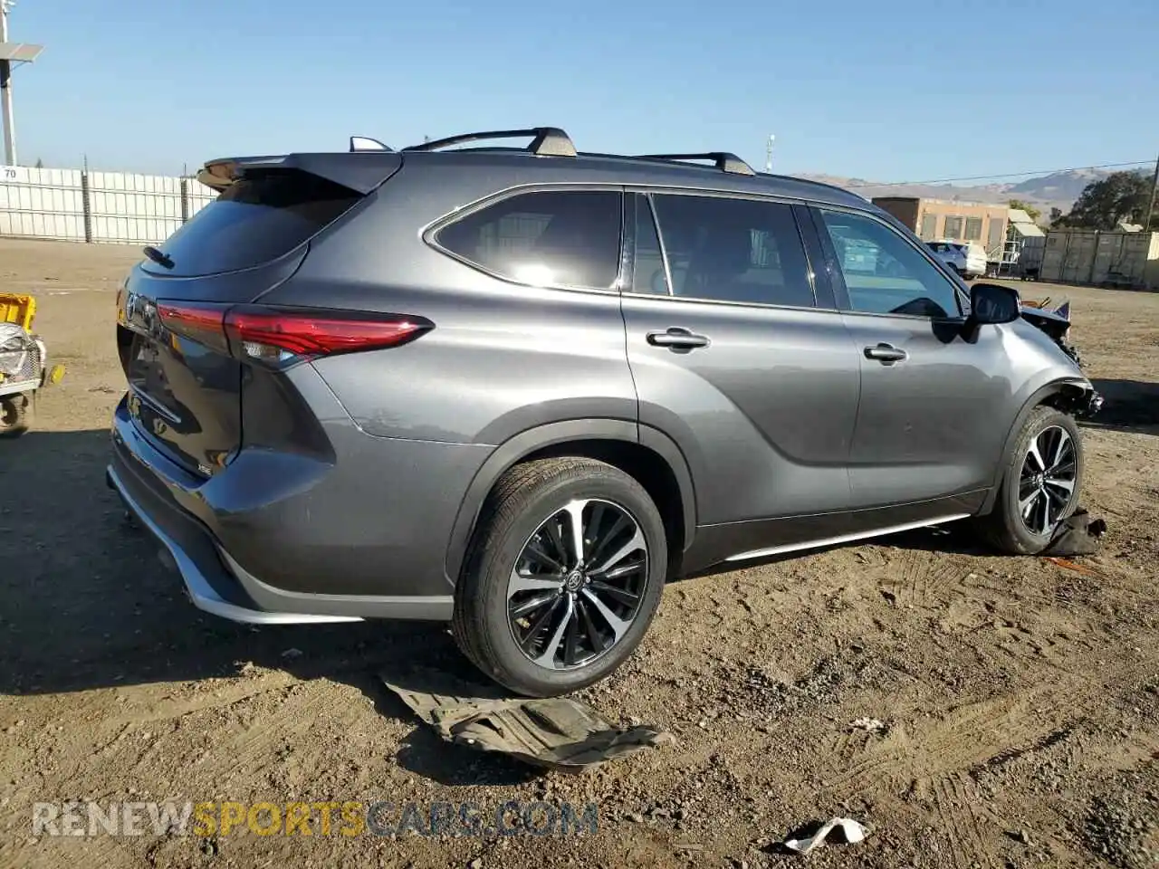 3 Photograph of a damaged car 5TDJZRAH8MS036945 TOYOTA HIGHLANDER 2021