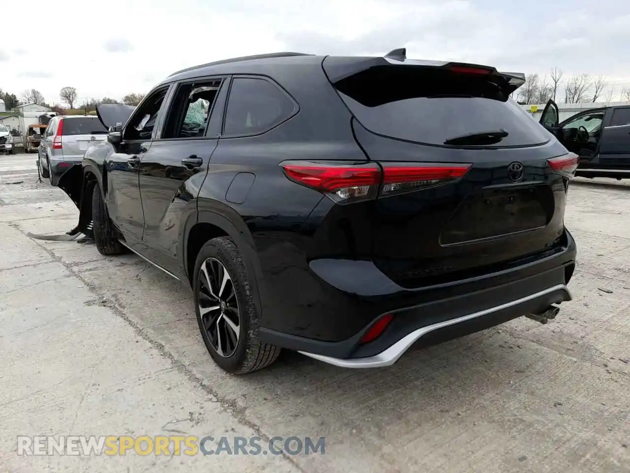 3 Photograph of a damaged car 5TDJZRBH1MS057652 TOYOTA HIGHLANDER 2021