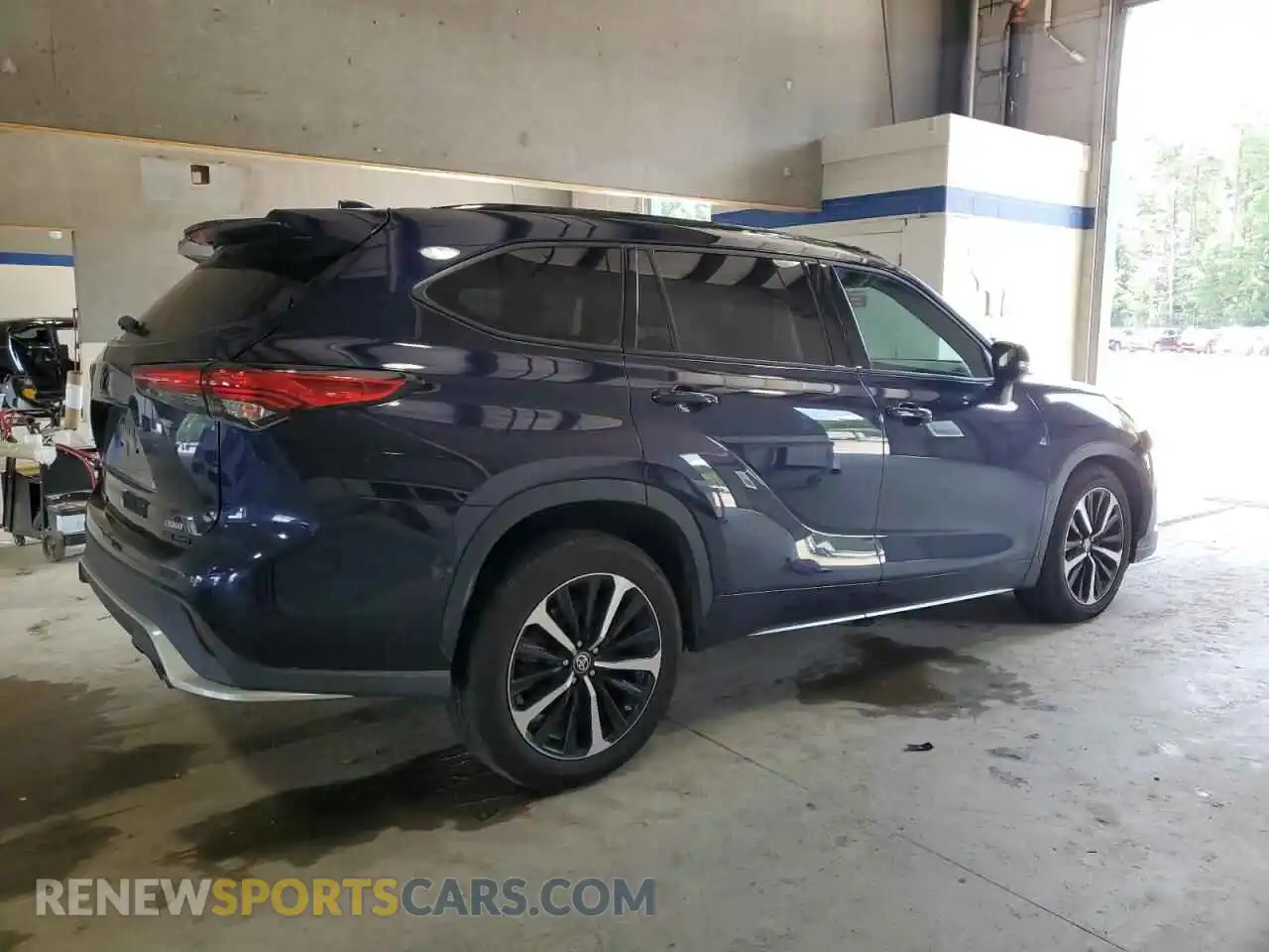 3 Photograph of a damaged car 5TDJZRBH2MS095844 TOYOTA HIGHLANDER 2021