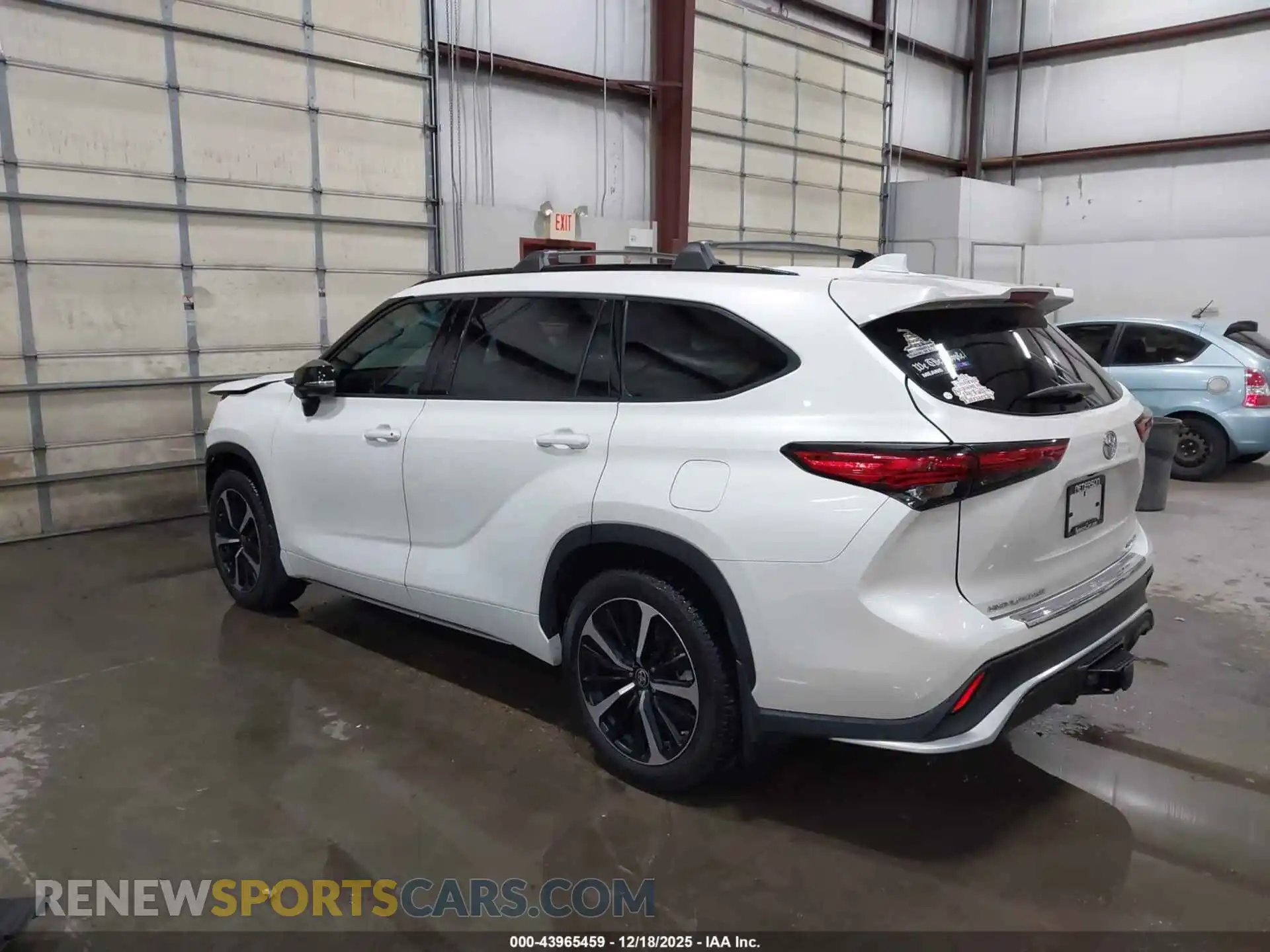 3 Photograph of a damaged car 5TDJZRBH3MS120444 TOYOTA HIGHLANDER 2021