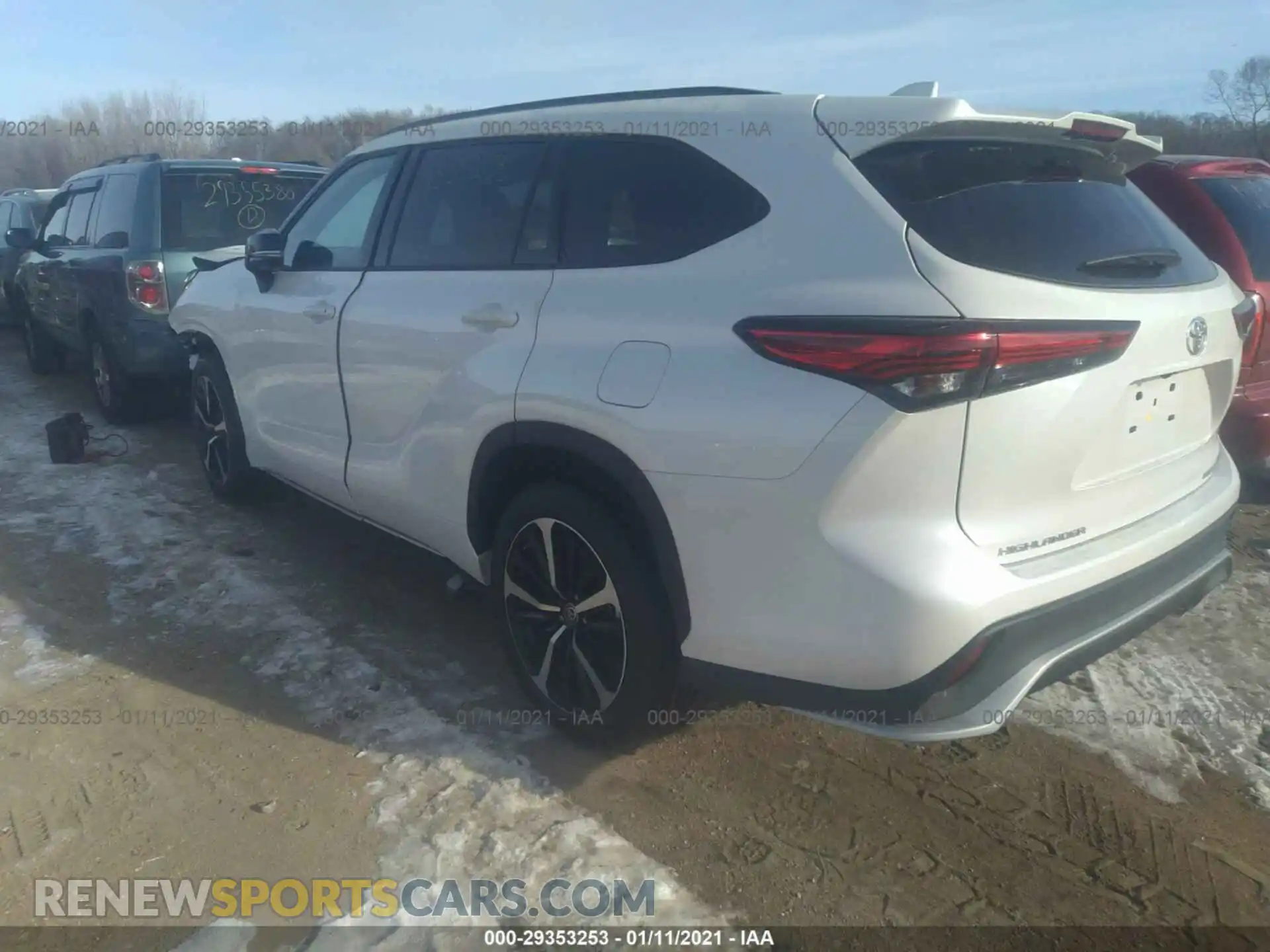 3 Photograph of a damaged car 5TDJZRBH7MS067019 TOYOTA HIGHLANDER 2021