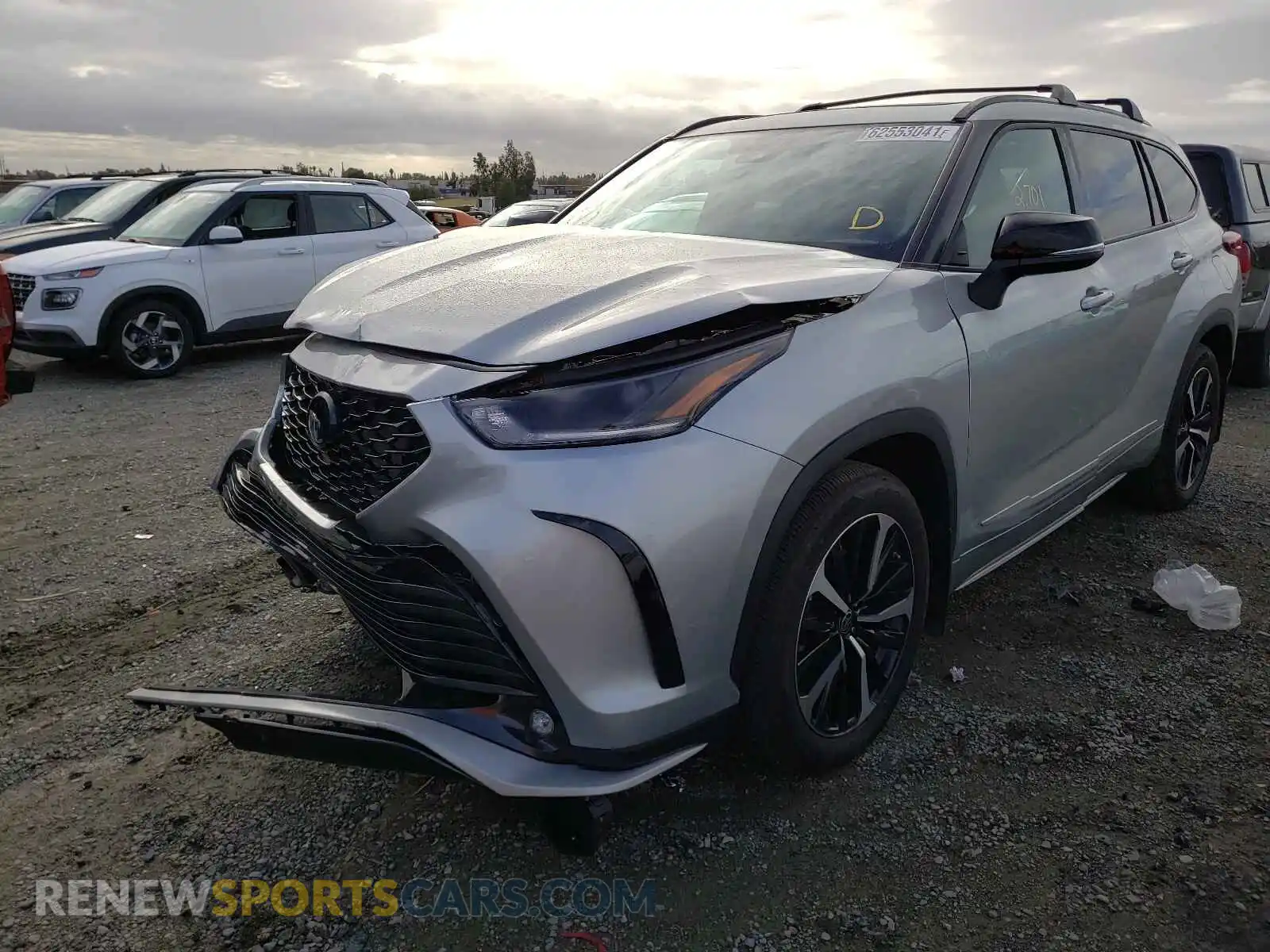 2 fotografías del automóvil dañado 5TDJZRBH9MS118990 TOYOTA HIGHLANDER 2021