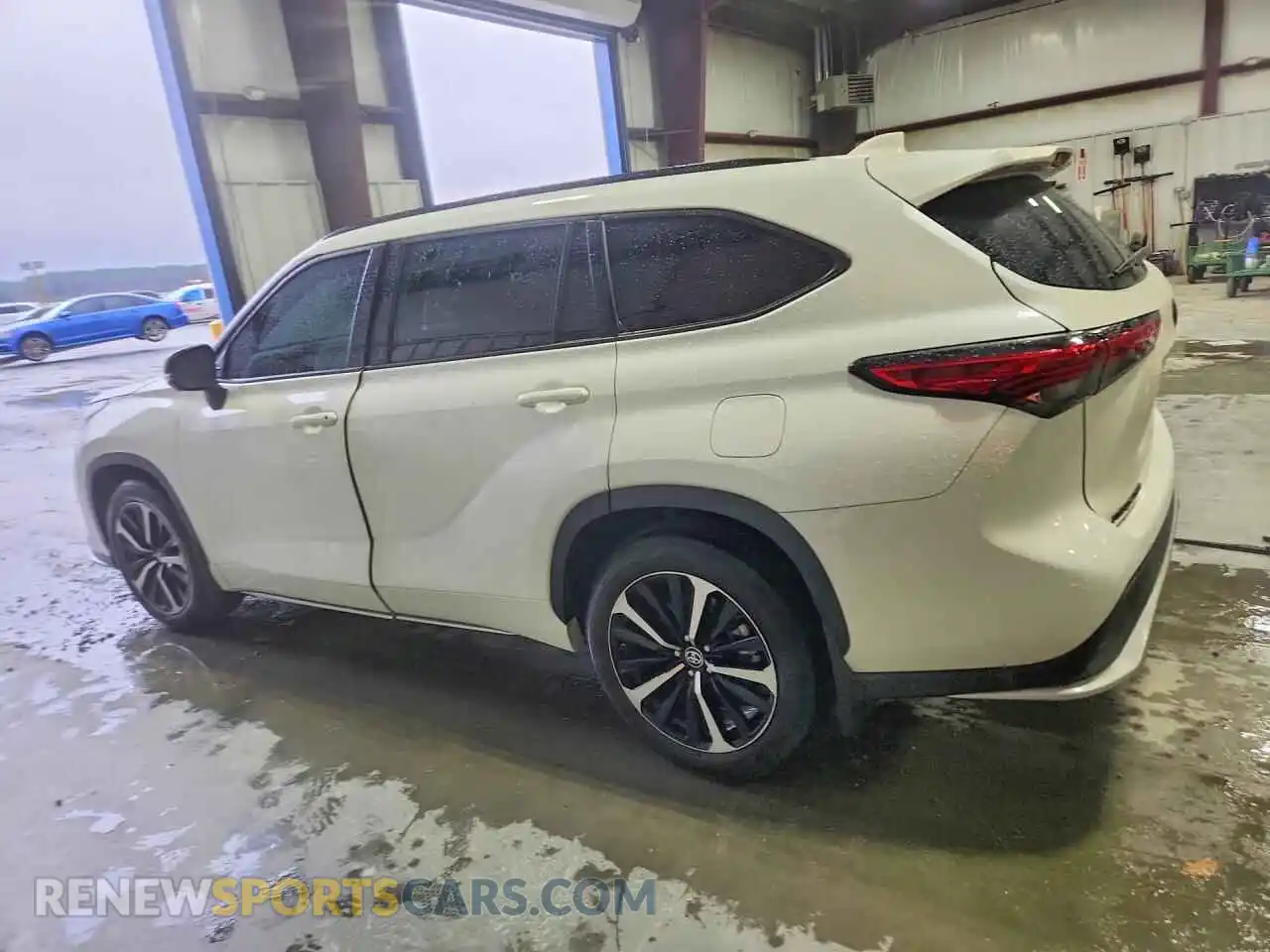 2 Photograph of a damaged car 5TDJZRBH9MS126698 TOYOTA HIGHLANDER 2021
