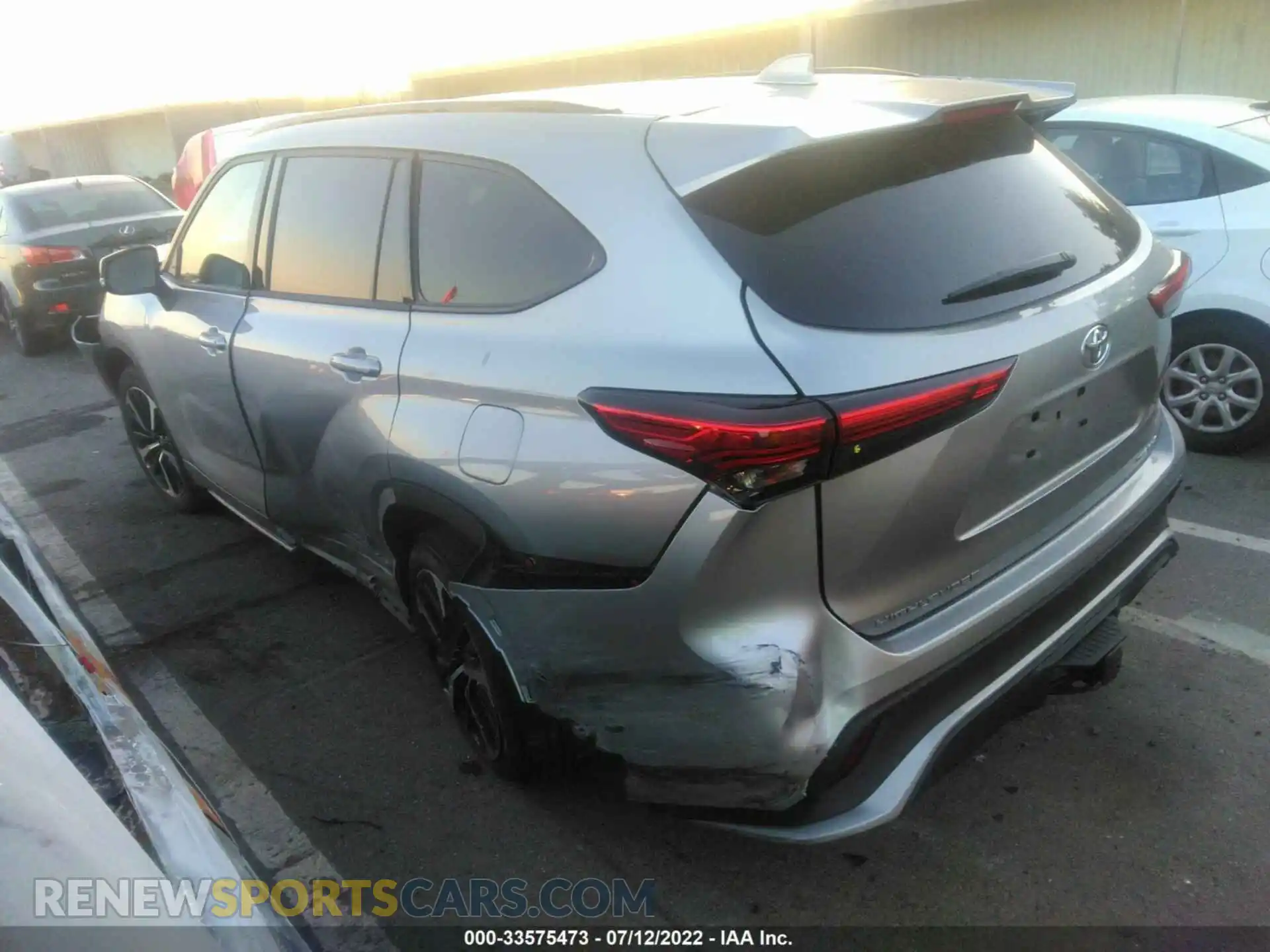 3 Photograph of a damaged car 5TDJZRBH9MS146014 TOYOTA HIGHLANDER 2021