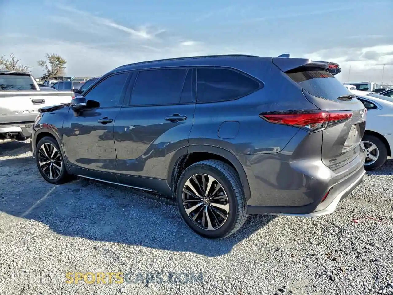 2 Photograph of a damaged car 5TDLZRAH1MS062358 TOYOTA HIGHLANDER 2021