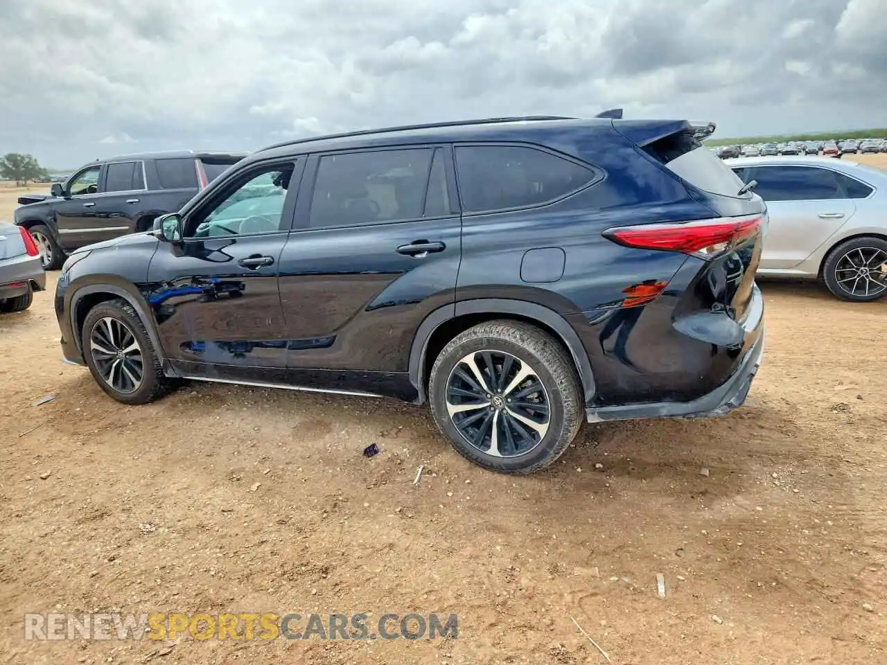 2 Photograph of a damaged car 5TDLZRAH6MS040534 TOYOTA HIGHLANDER 2021