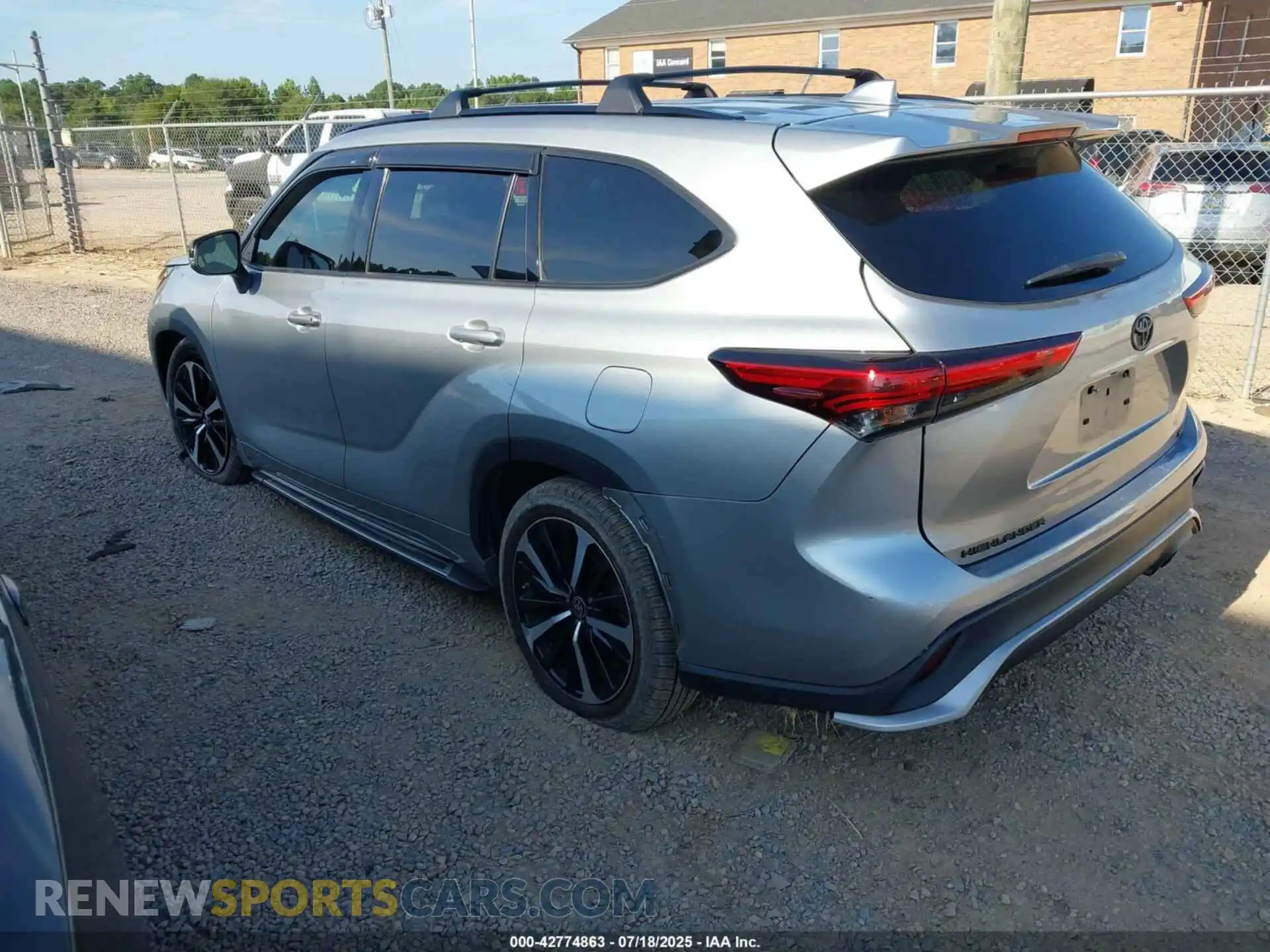 3 Photograph of a damaged car 5TDLZRAH7MS082341 TOYOTA HIGHLANDER 2021