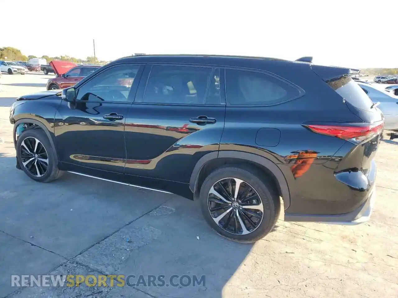 2 Photograph of a damaged car 5TDLZRAH8MS033083 TOYOTA HIGHLANDER 2021