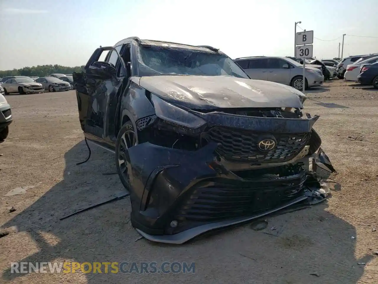 1 Photograph of a damaged car 5TDLZRAH8MS053687 TOYOTA HIGHLANDER 2021