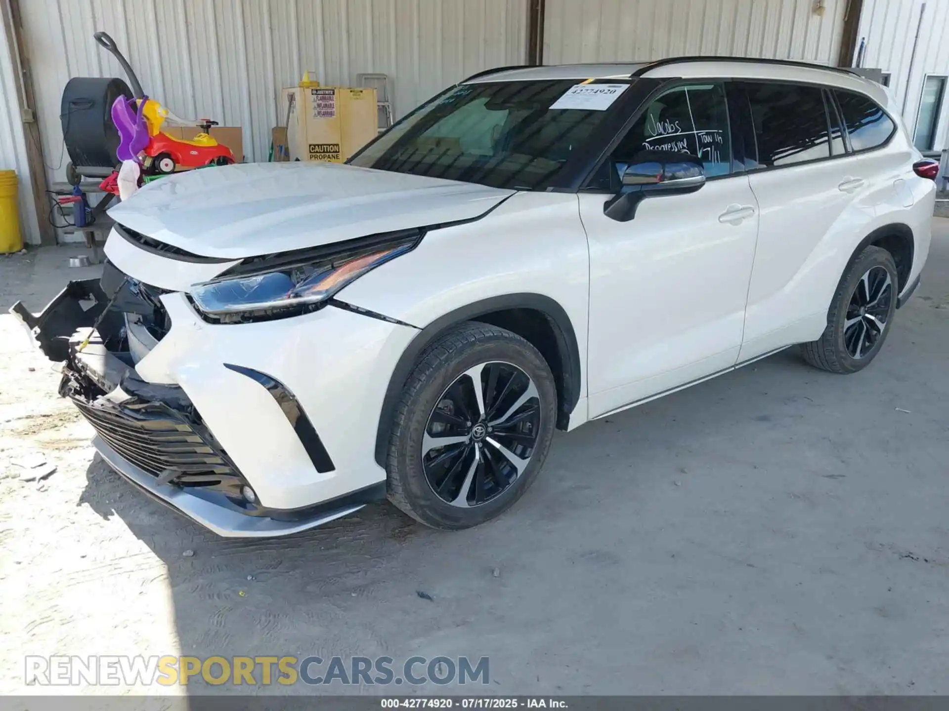 2 Photograph of a damaged car 5TDLZRAH9MS071860 TOYOTA HIGHLANDER 2021