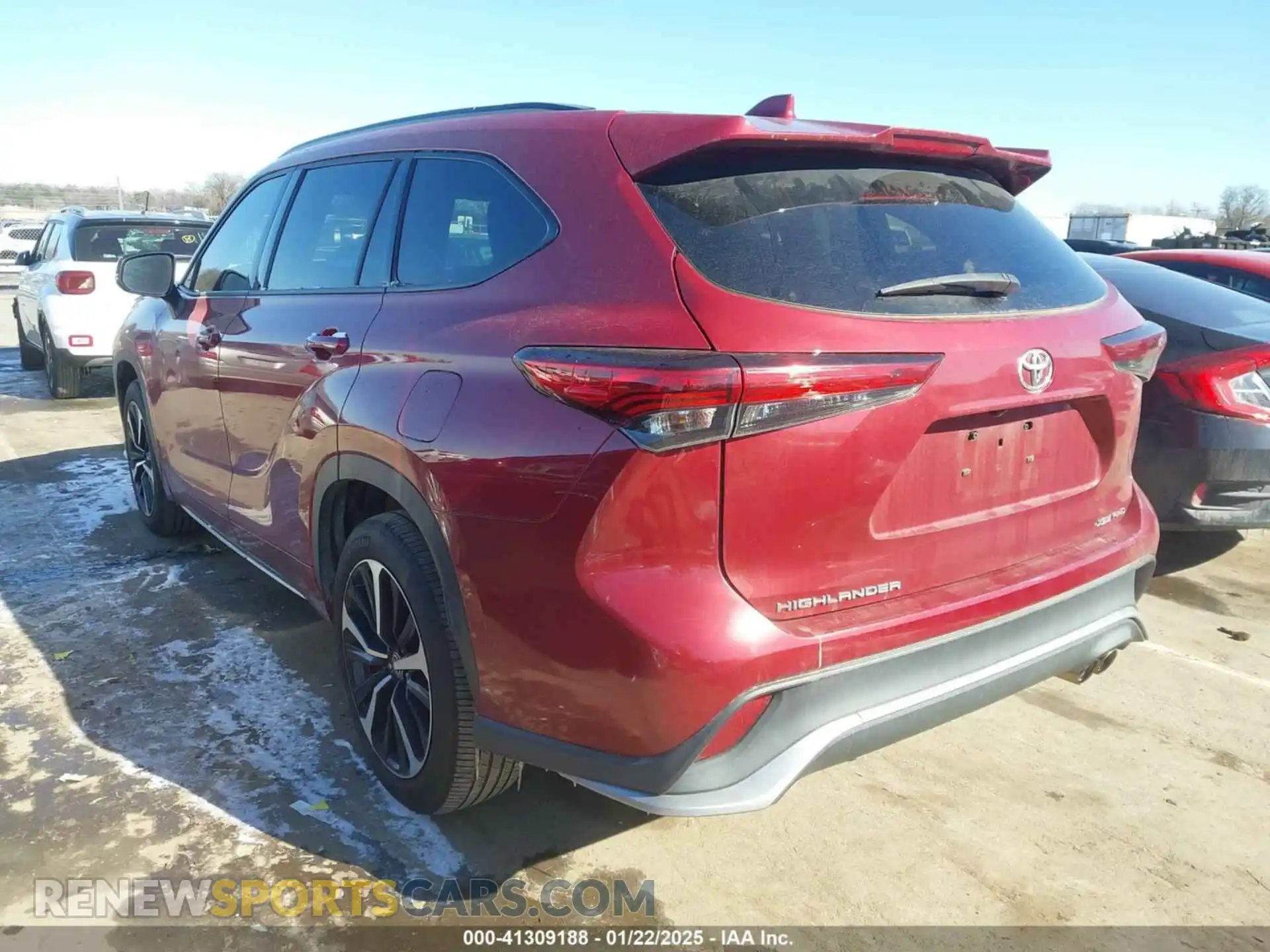 3 Photograph of a damaged car 5TDLZRBH5MS075323 TOYOTA HIGHLANDER 2021