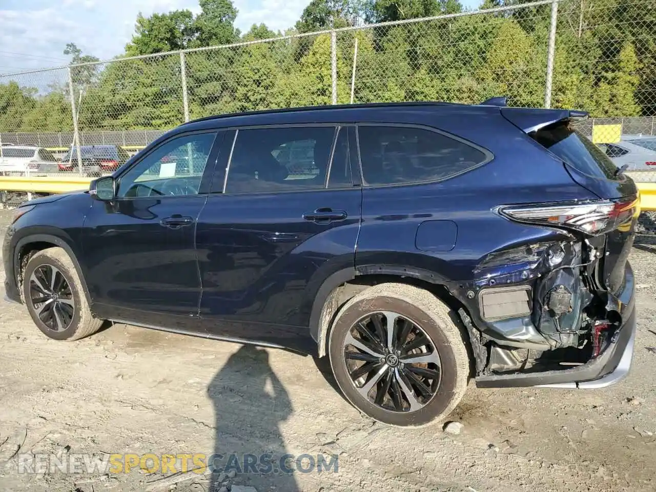 2 Photograph of a damaged car 5TDLZRBH6MS118437 TOYOTA HIGHLANDER 2021
